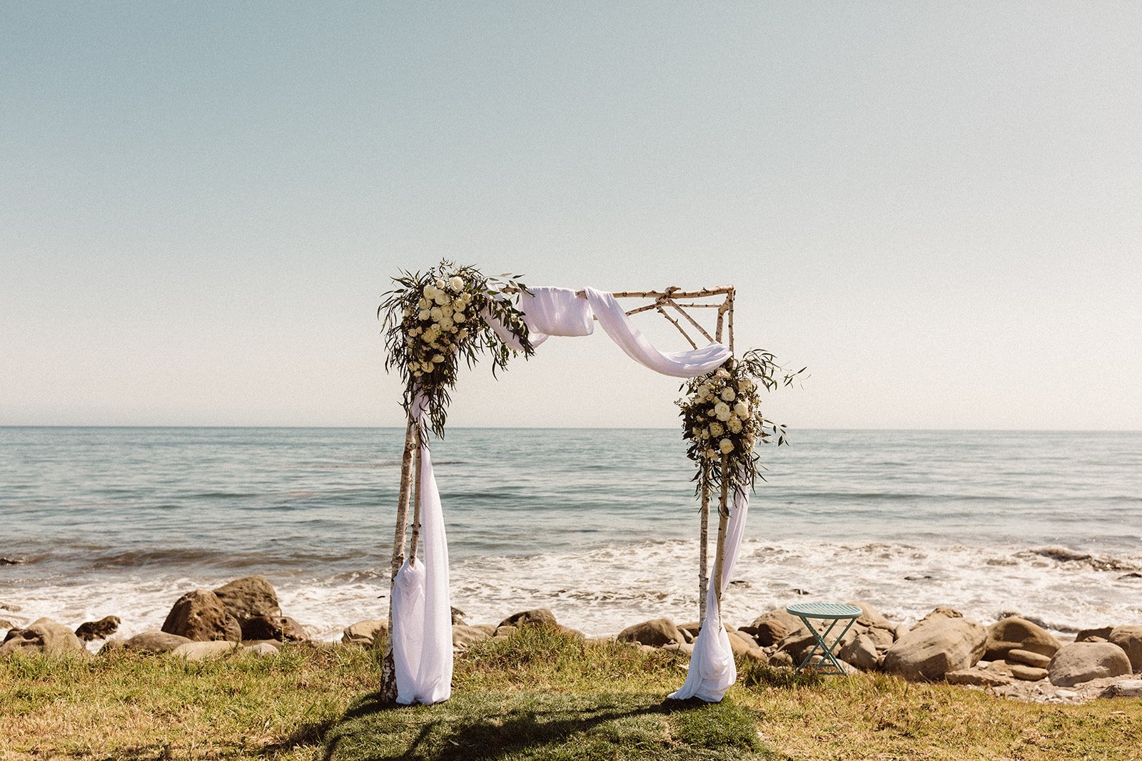 www.santabarbarawedding.com | Isabella Griffith Photography | El Capitan State Beach | KB Events | Alexis Ireland Florals | Flowered Arbor