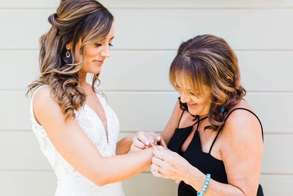 www.santabarbarawedding.com | SB Historical Museum | Donna Romani | Julie Shuford Photography | Beauty by Cherise | Krysta Withrow | Bride with Her Mom