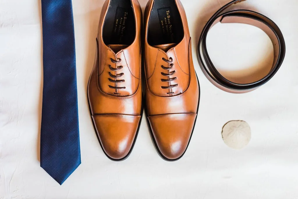 www.santabarbarawedding.com | SB Historical Museum | Donna Romani | Julie Shuford Photography | Groom’s Accessories 