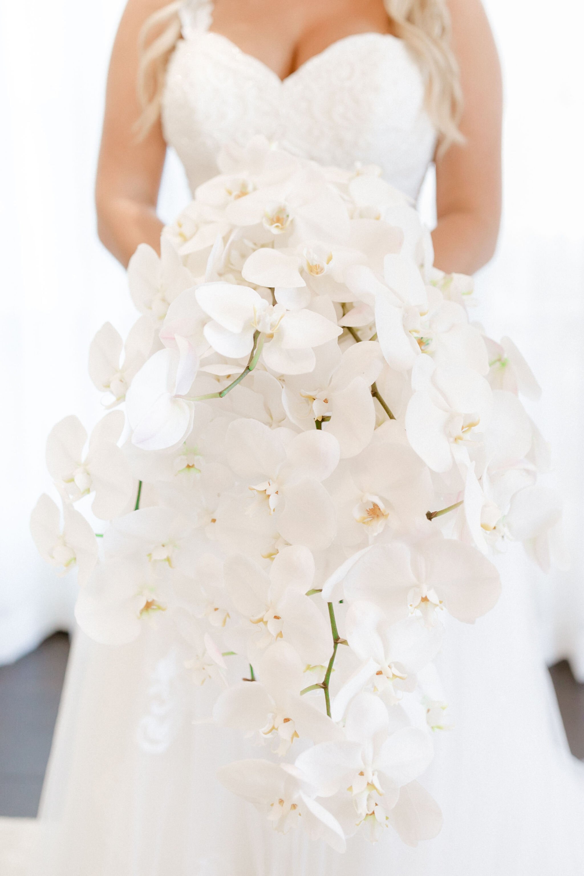 www.santabarbarawedding.com | Charissa Magno Photography | Rosewood Miramar Beach | Event of the Season | HOGUE &amp; CO. | white waterfall bridal bouquet