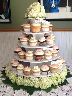 www.santabarbarawedding.com | Lele Patisserie | Cupcake Tower