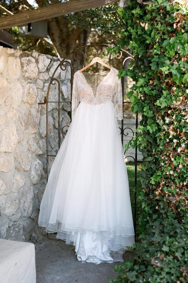 www.santabarbarawedding.com | Ann Johnson Events | Anna Delores Photography | Jeremy Foster Films | Bride’s Wedding Gown