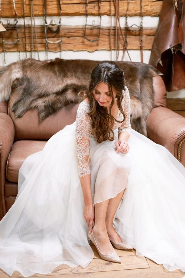 www.santabarbarawedding.com | Ann Johnson Events | Anna Delores Photography | Jeremy Foster Films | Lark Farnum Design | Blushing Beauty | Bride  Getting Ready