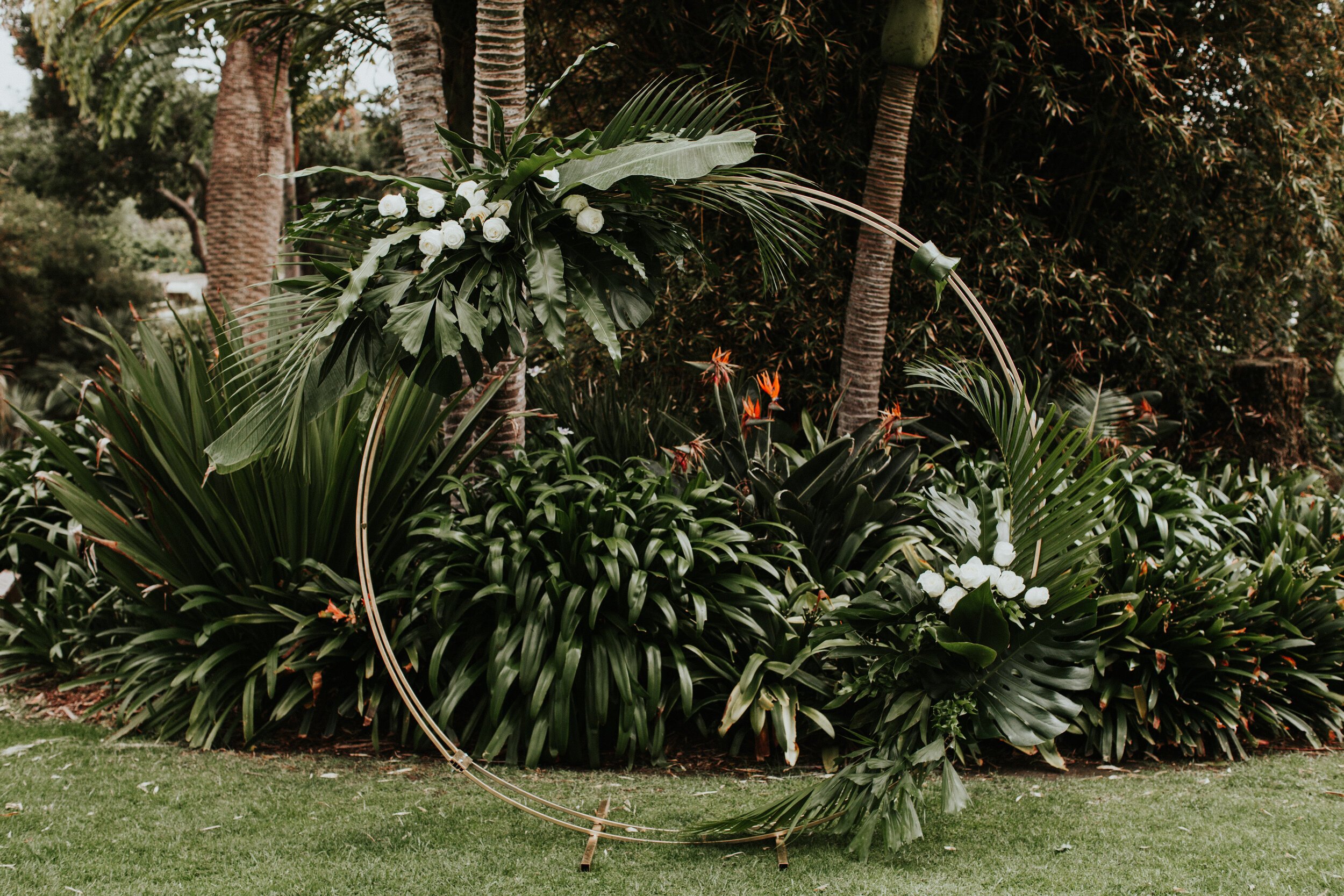 www.santabarbarawedding.com | Santa Barbara Zoo | XOXO Weddings | Alexandra Wallace | Louloudi Design | Ceremony Setup at the Zoo