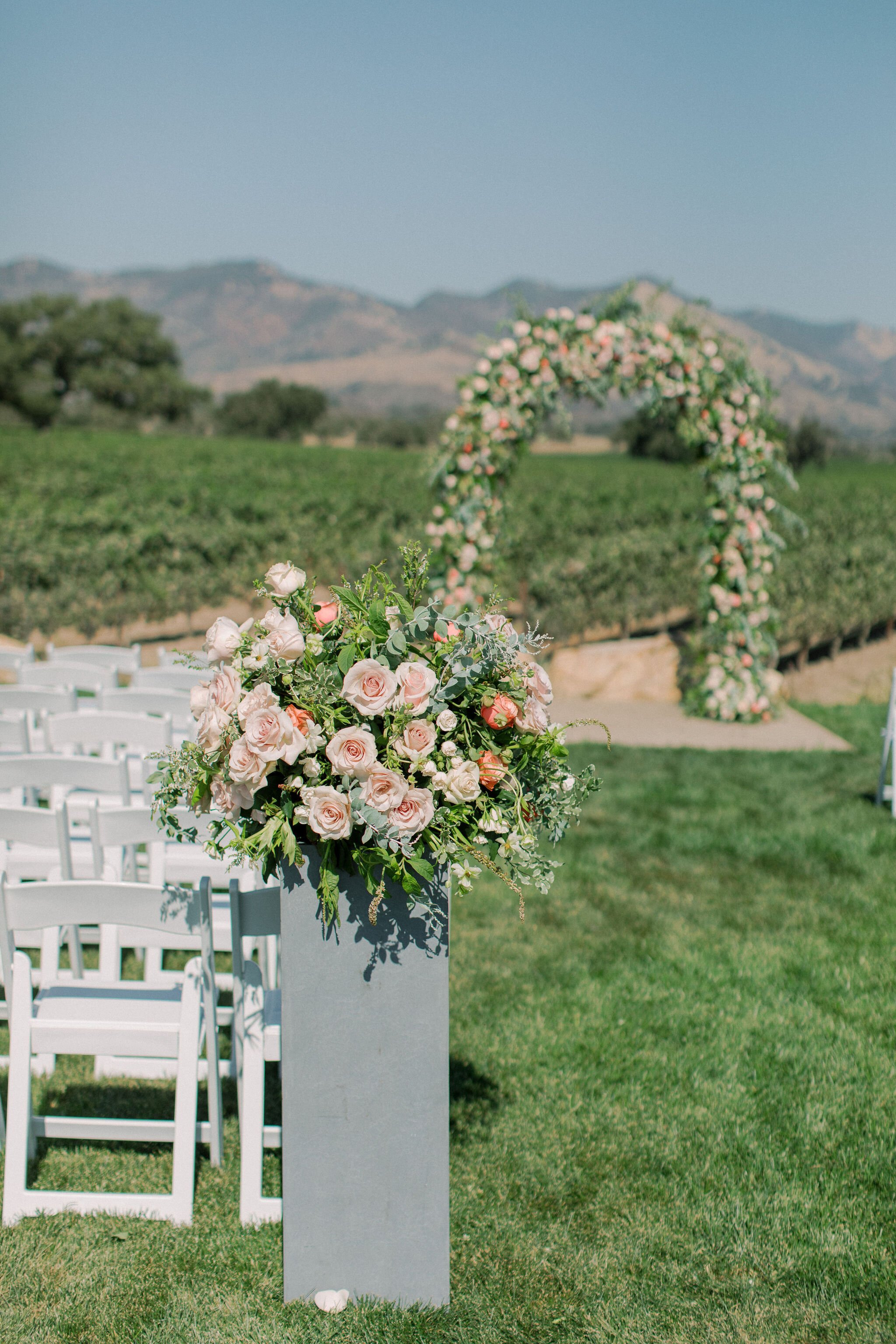 www.santabarbarawedding.com | Fess Parker Winery | Lucas Rossi Photography | Rheefined Company | SYV Elite Events | Designer Dana Lee | Ceremony Set Up