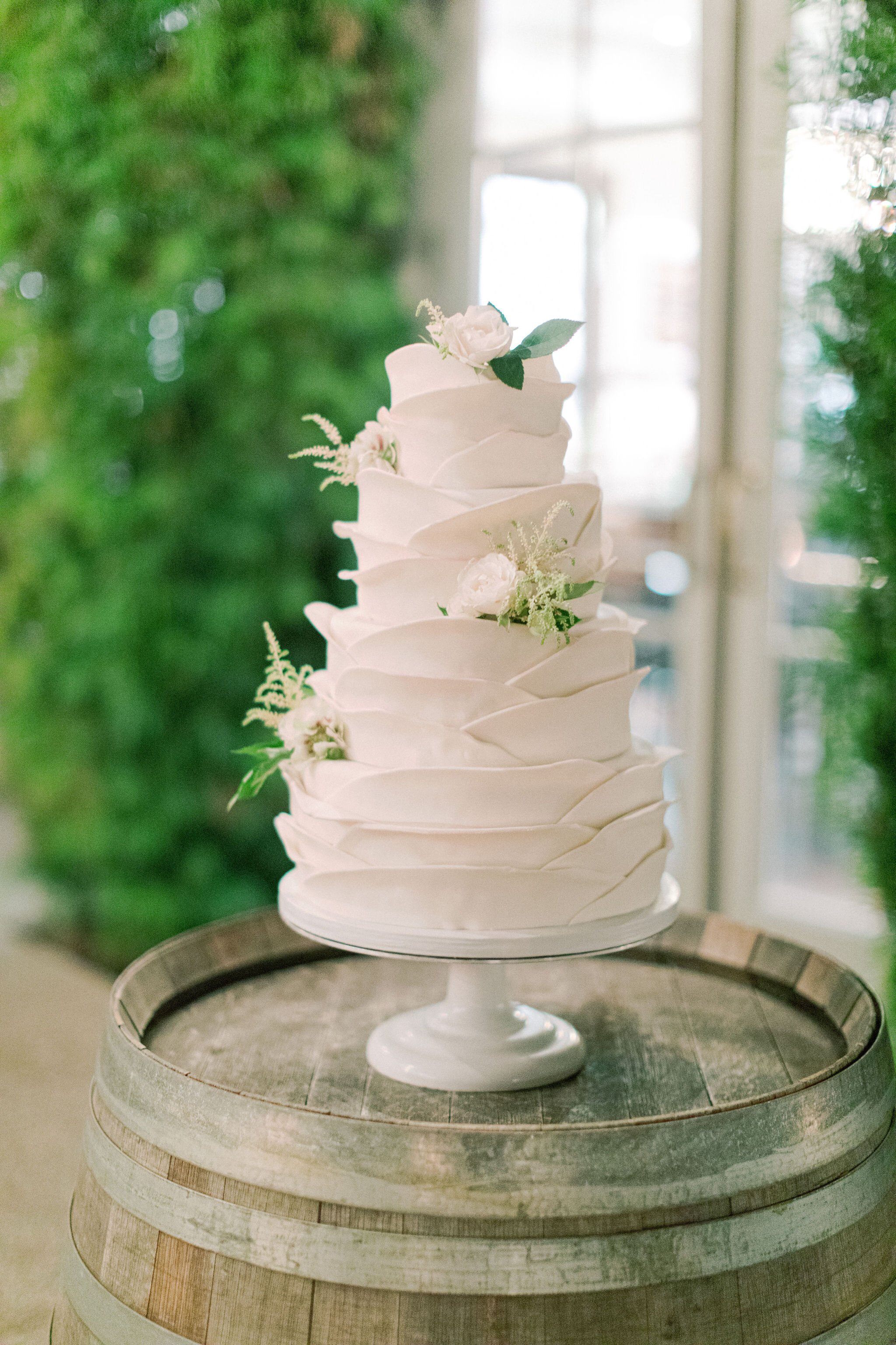 www.santabarbarawedding.com | Fess Parker Winery | Lucas Rossi Photography | Rheefined Company | Designer Dana Lee | Emma Spalding | Wedding Cake