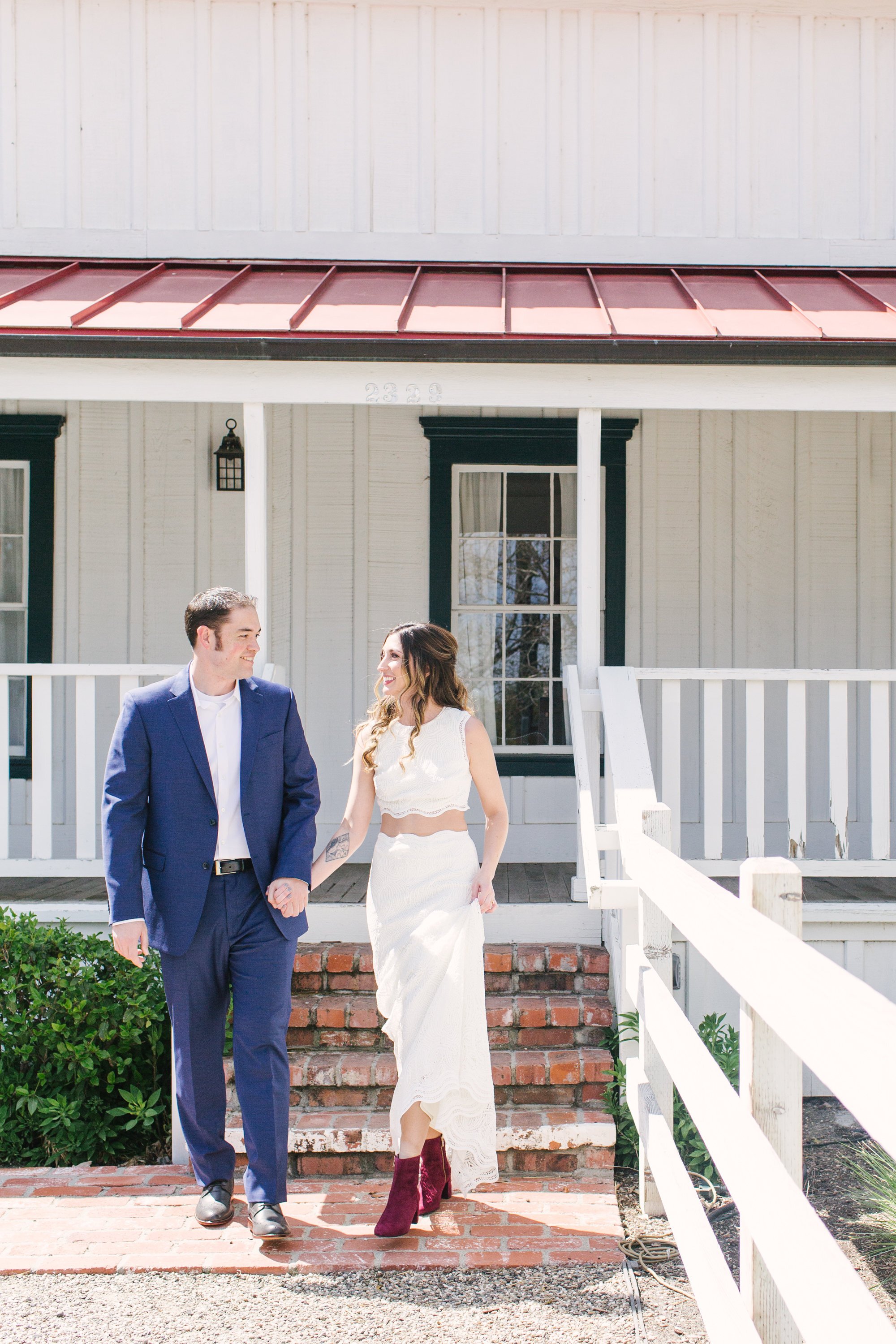 www.santabarbarawedding.com | Lindsey Drewes Photography | Mattie’s Tavern | bride and groom couples portraits