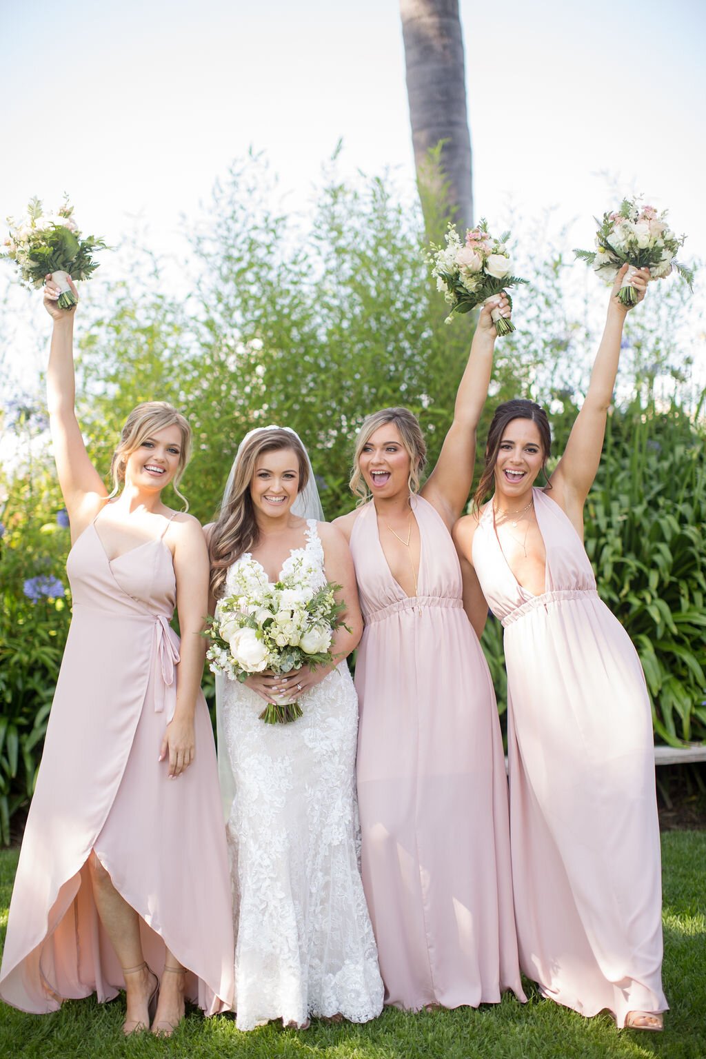 www.santabarbarawedding.com | Santa Barbara Zoo | Events by Rincon | Sarita Relis Photography | Pretty Please Beauty | Grass Roots | Bride with Bridesmaids Before the Ceremony