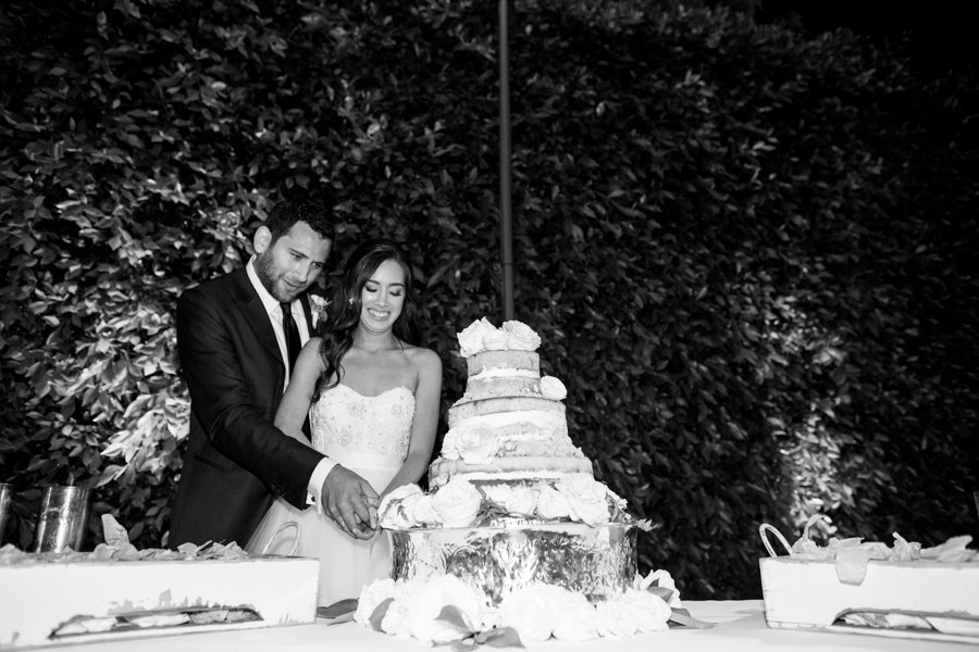 www.santabarbarawedding.com | Michael + Anna Costa Photography | Butterfly Lane Estate | Soigne Productions | Bella Vista Designs | Crushcakes | Bride and Groom Cutting the Cake 