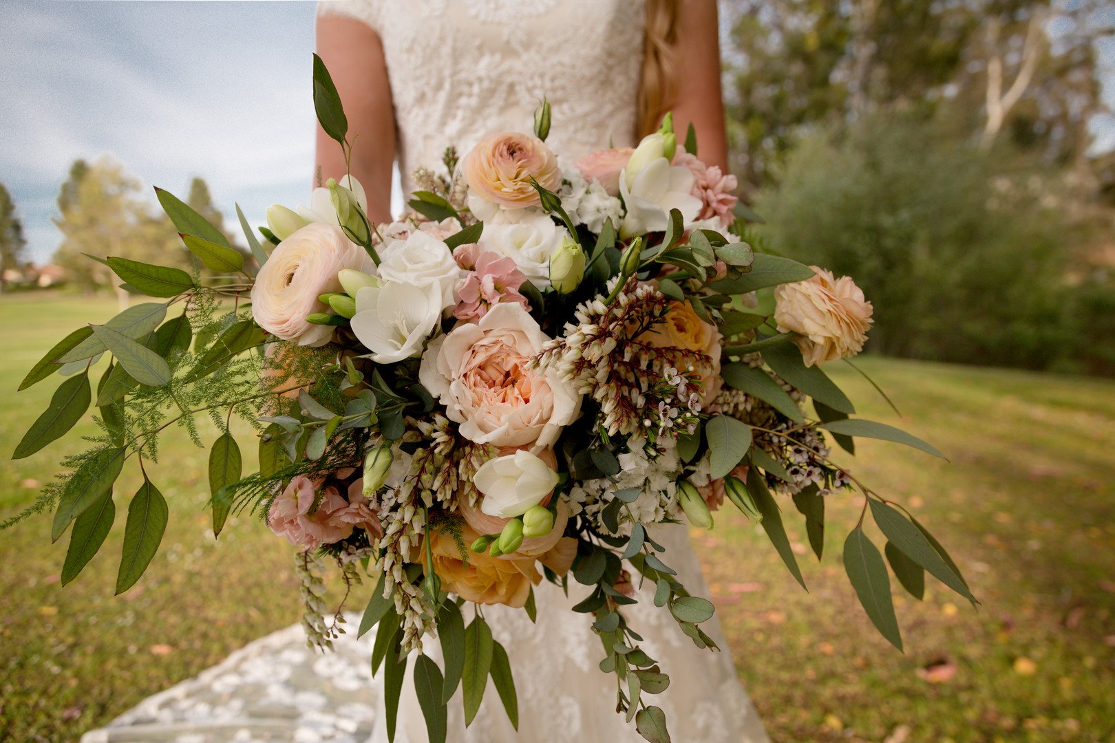 www.santabarbarawedding.com | SLO Town Studios | Black Lake Golf Course | Flowers by Denise | bridal bouquet