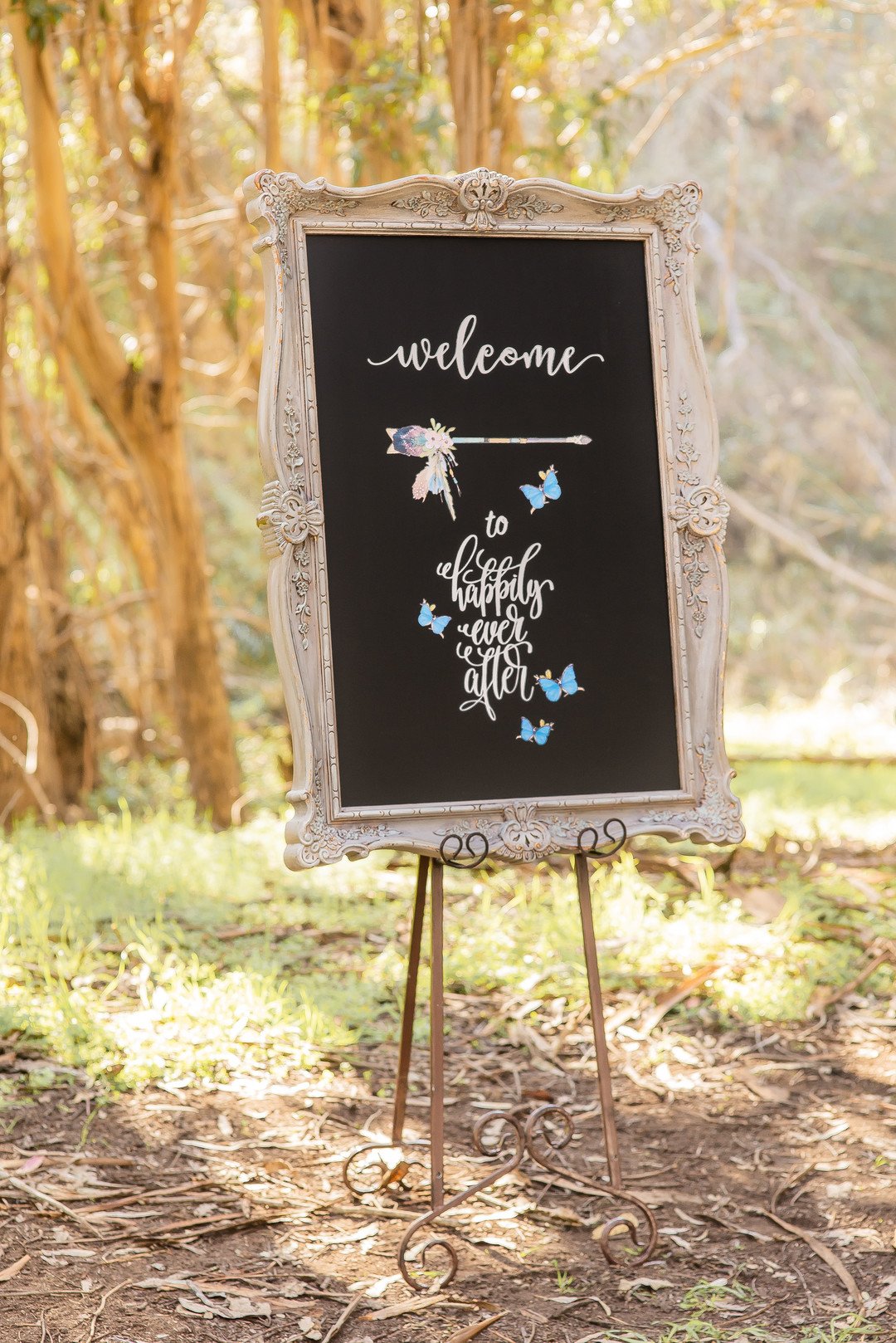 www.santabarbarawedding.com | Staci and Michael Photography | Montana de Oro State Park | The Blue Farmhouse | Wedding welcome sign