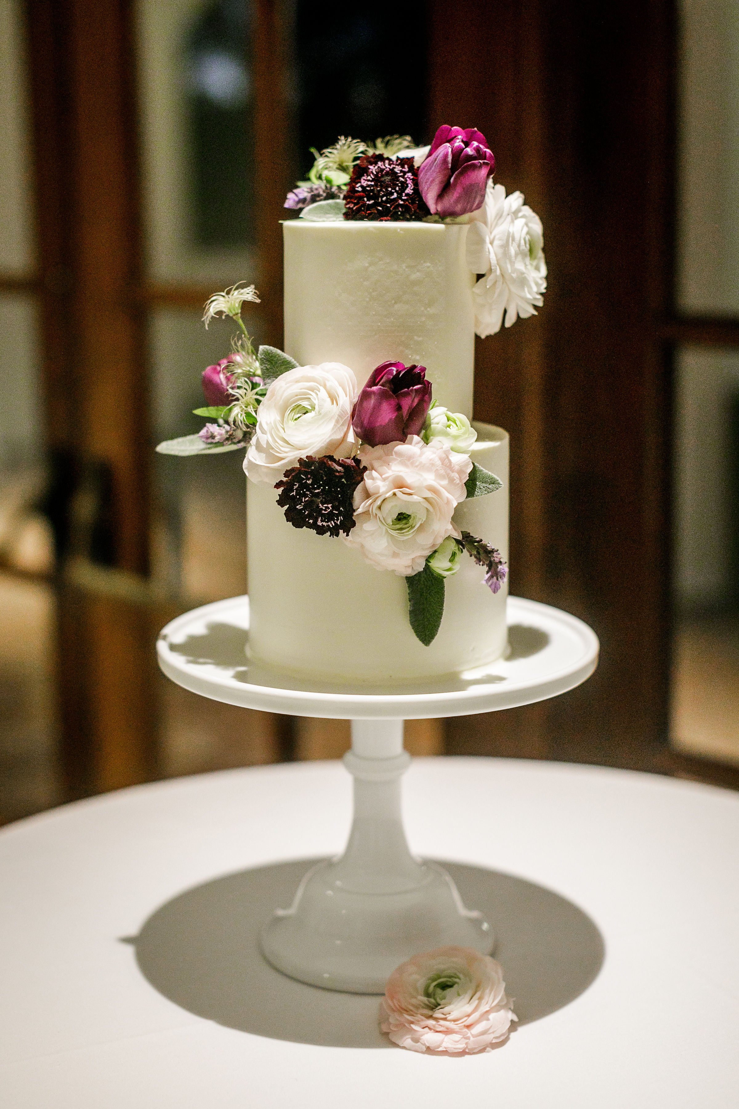 www.santabarbarawedding.com | Kiel Rucker Photography | The Ritz Carlton Bacara | Event of the Season | Cody Floral Design | Wedding Cake 