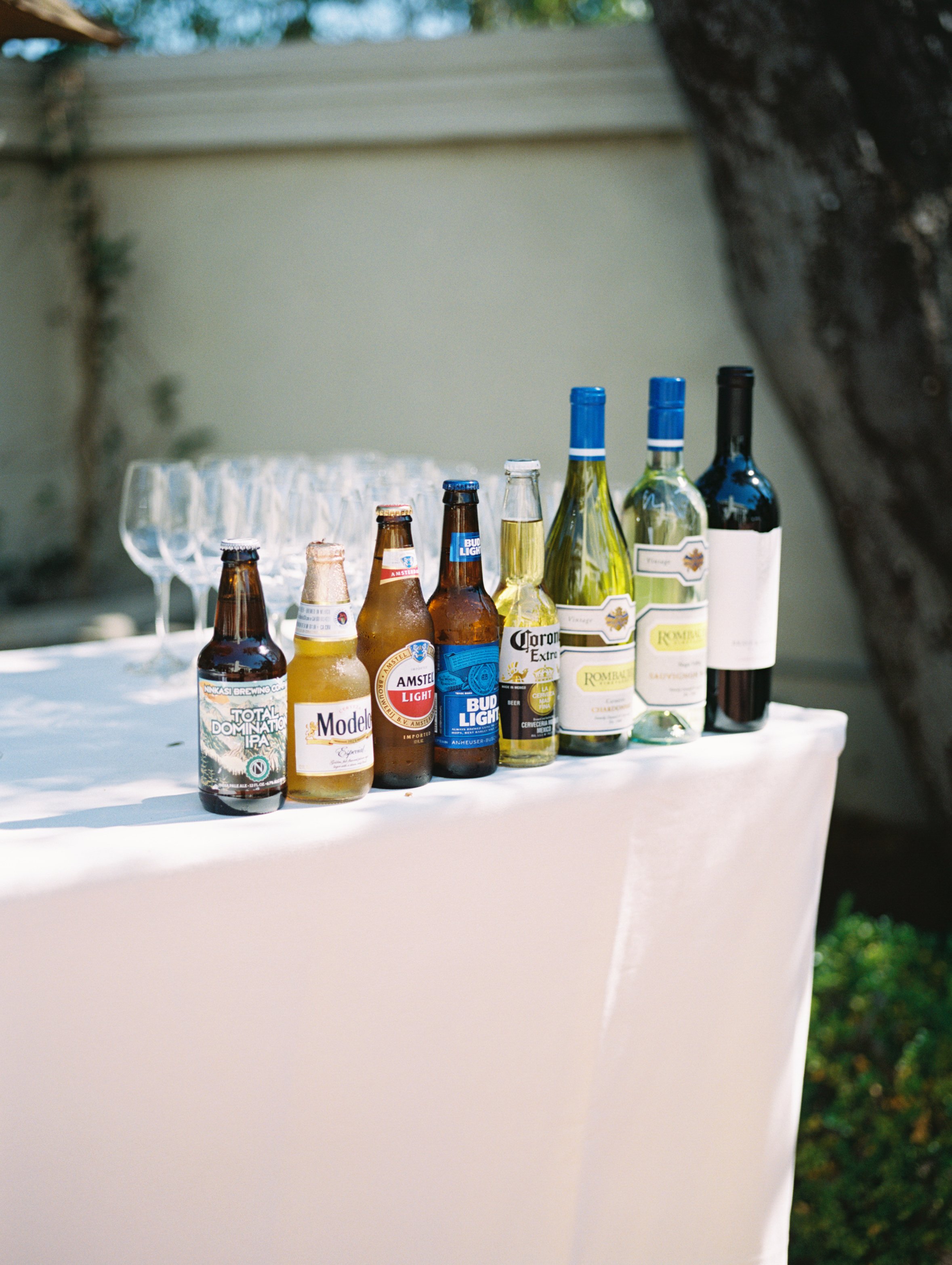 www.santabarbarawedding.com | Ryanne Bee Photography | The Santa Barbara Club | Refreshments for Guests