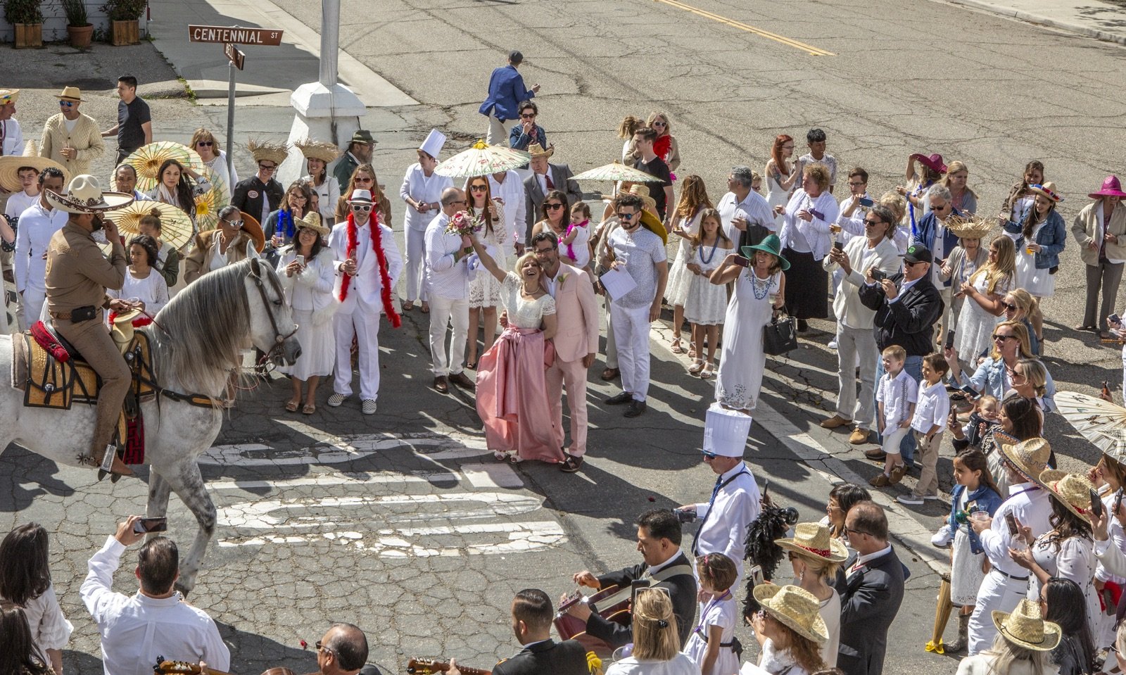 www.santabarbaraweddings.com | Jeffrey Bloom Photography | Full of Life Flatbread | Wedding Parade