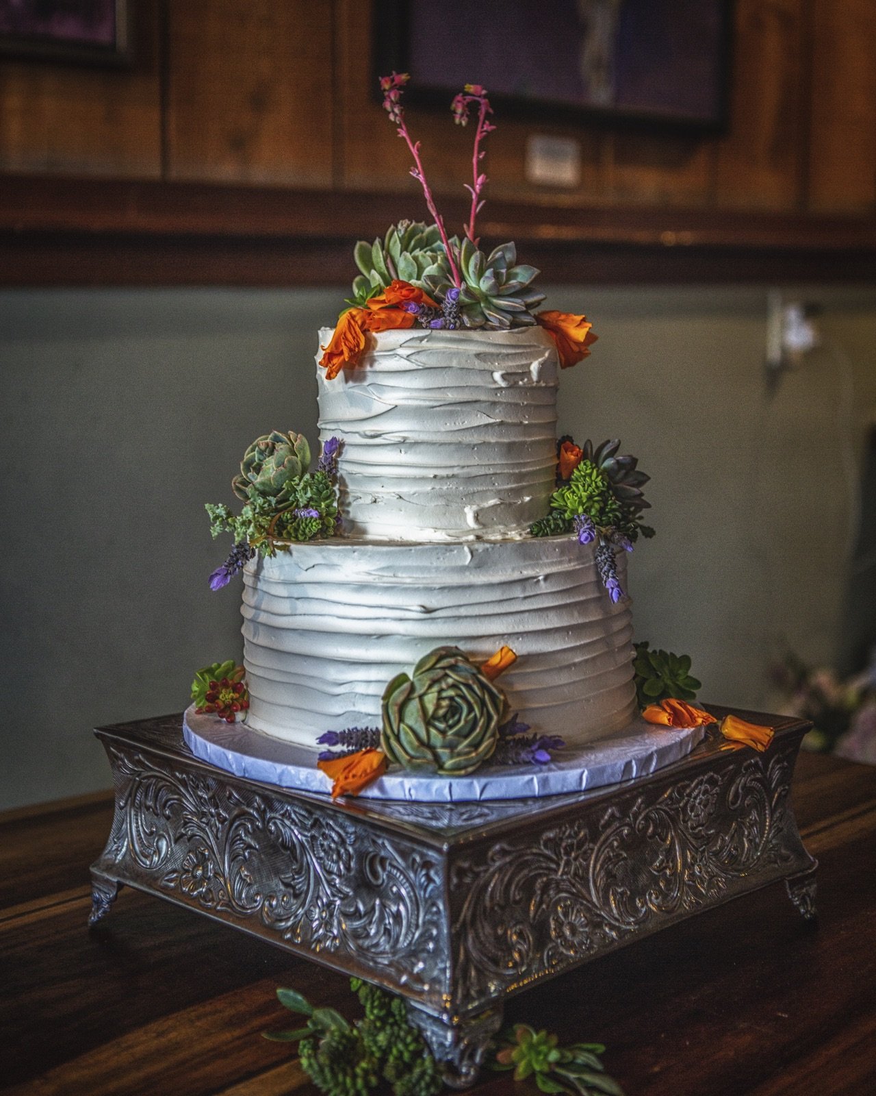 www.santabarbaraweddings.com | Jeffrey Bloom Photography | Full of Life Flatbread | Wedding Cake