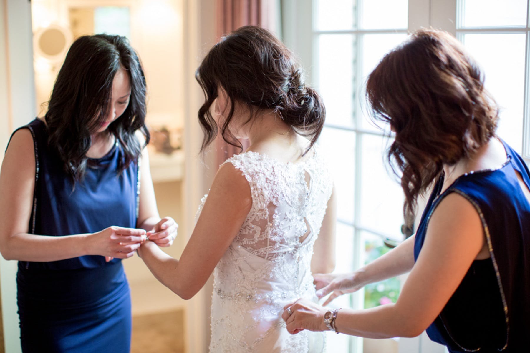 www.santabarbarawedding.com | Michael + Anna Costa Photography | San Ysidro Ranch | Twine Events | Maggie Sottero | Bride Getting Ready