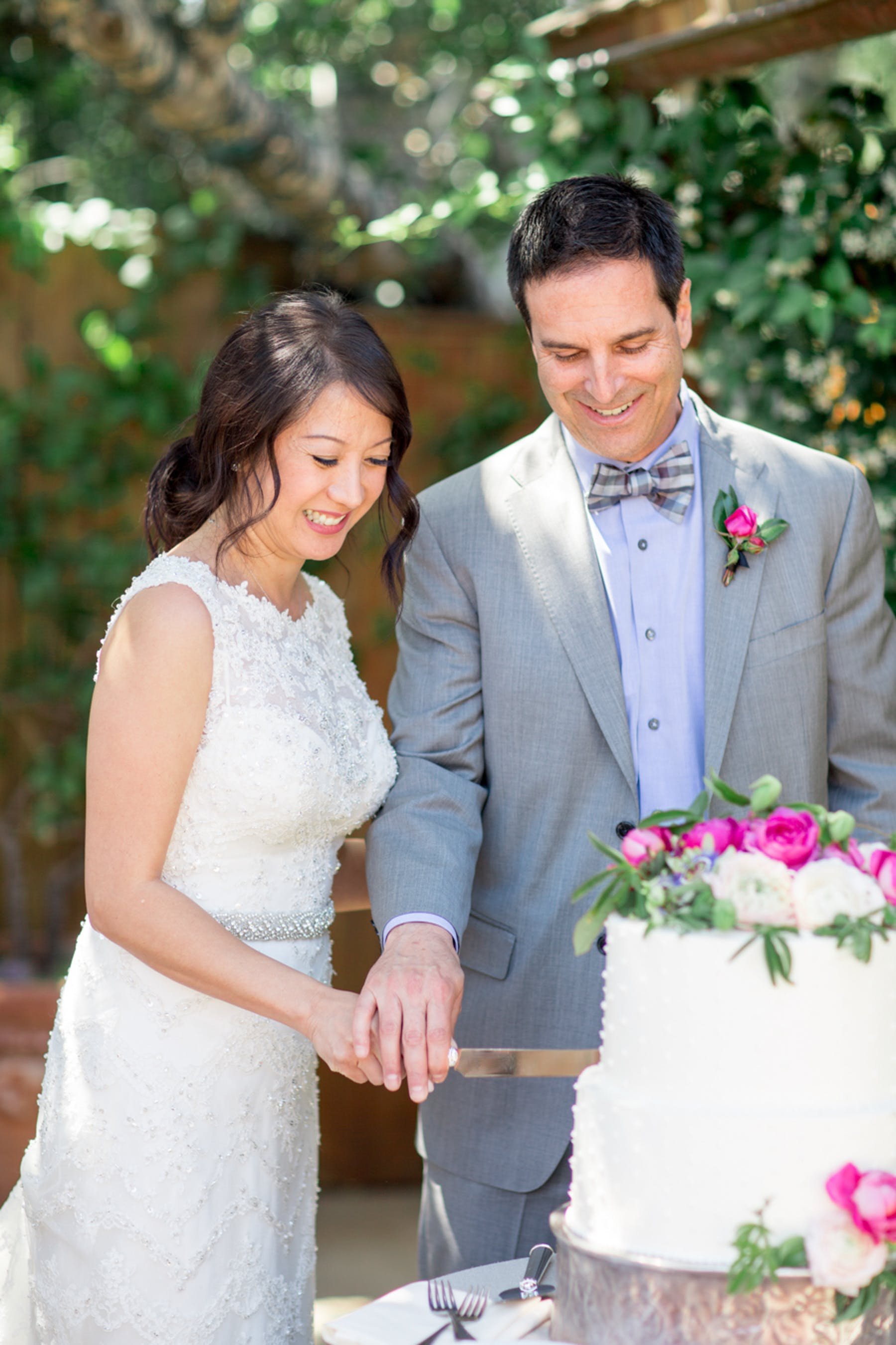 www.santabarbarawedding.com | Michael + Anna Costa Photography | San Ysidro Ranch | Twine Events | Bride and Groom Cut the Cake