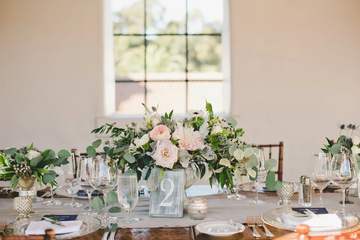 www.santabarbarawedding.com | Bacara Resort &amp; Spa | Alegria By Design | onelove photography | Reception Table