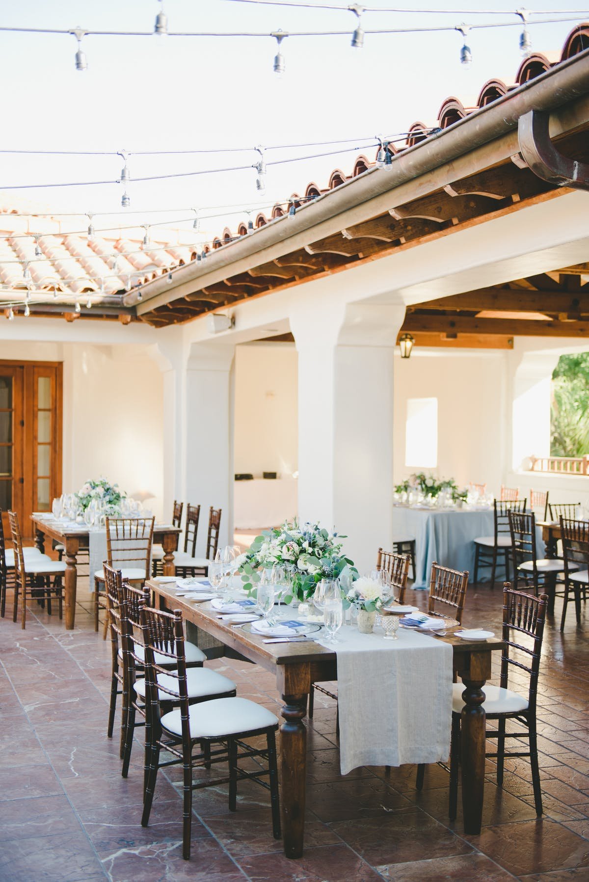 www.santabarbarawedding.com | Bacara Resort &amp; Spa | Alegria By Design | onelove photography | Reception Tables