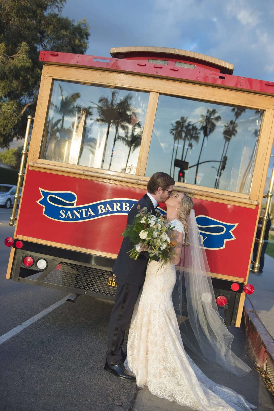 www.santabarbarawedding.com | ByCherry Photo | Hilton Beachfront Resort | Dulce Dia Events | Trolley