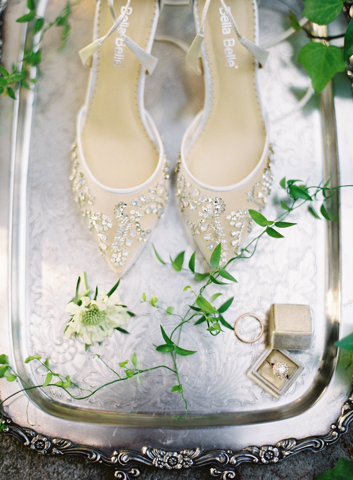 www.santabarbarawedding.com | Besame Floral | Carrie King Photography | Styled Shoot | Bride's Accessories