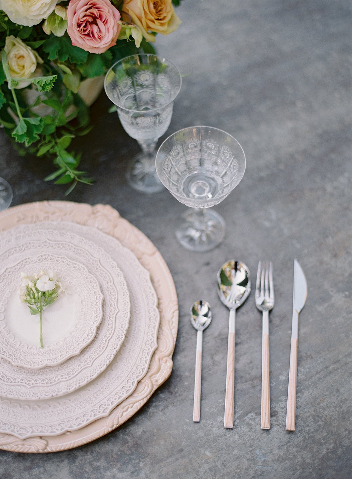 www.santabarbarawedding.com | Besame Floral | Carrie King Photography | Styled Shoot | Place Setting