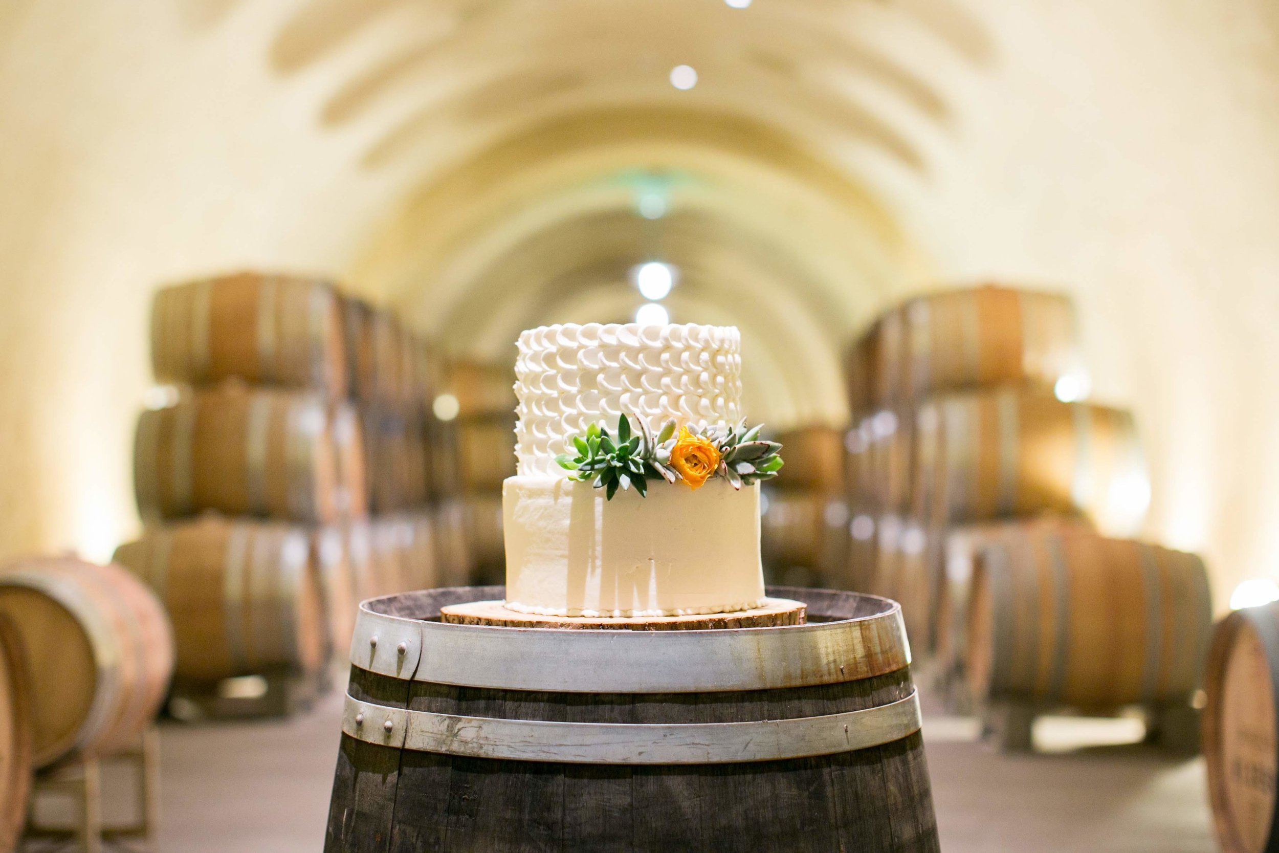 www.santabarbarawedding.com | Presqu'ile Winery | Allyson Magda | Wedding Cake