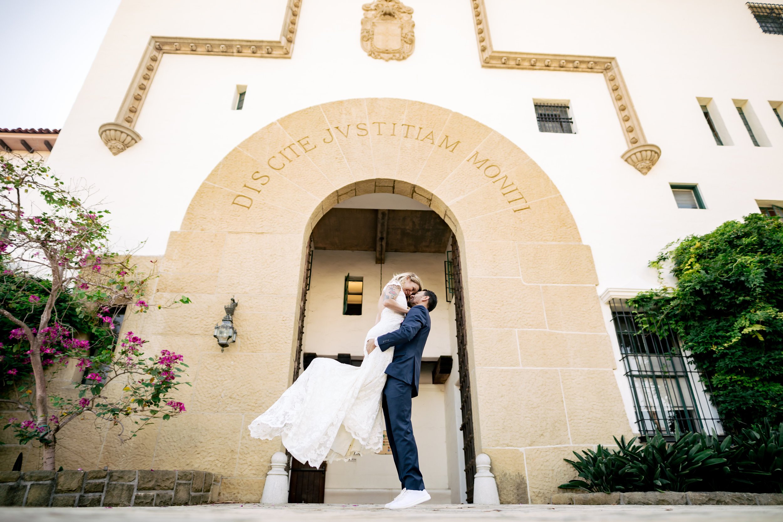 www.santabarbarawedding.com | Rewind Photography | Santa Barbara Courthouse | Elopement | Bride and Groom