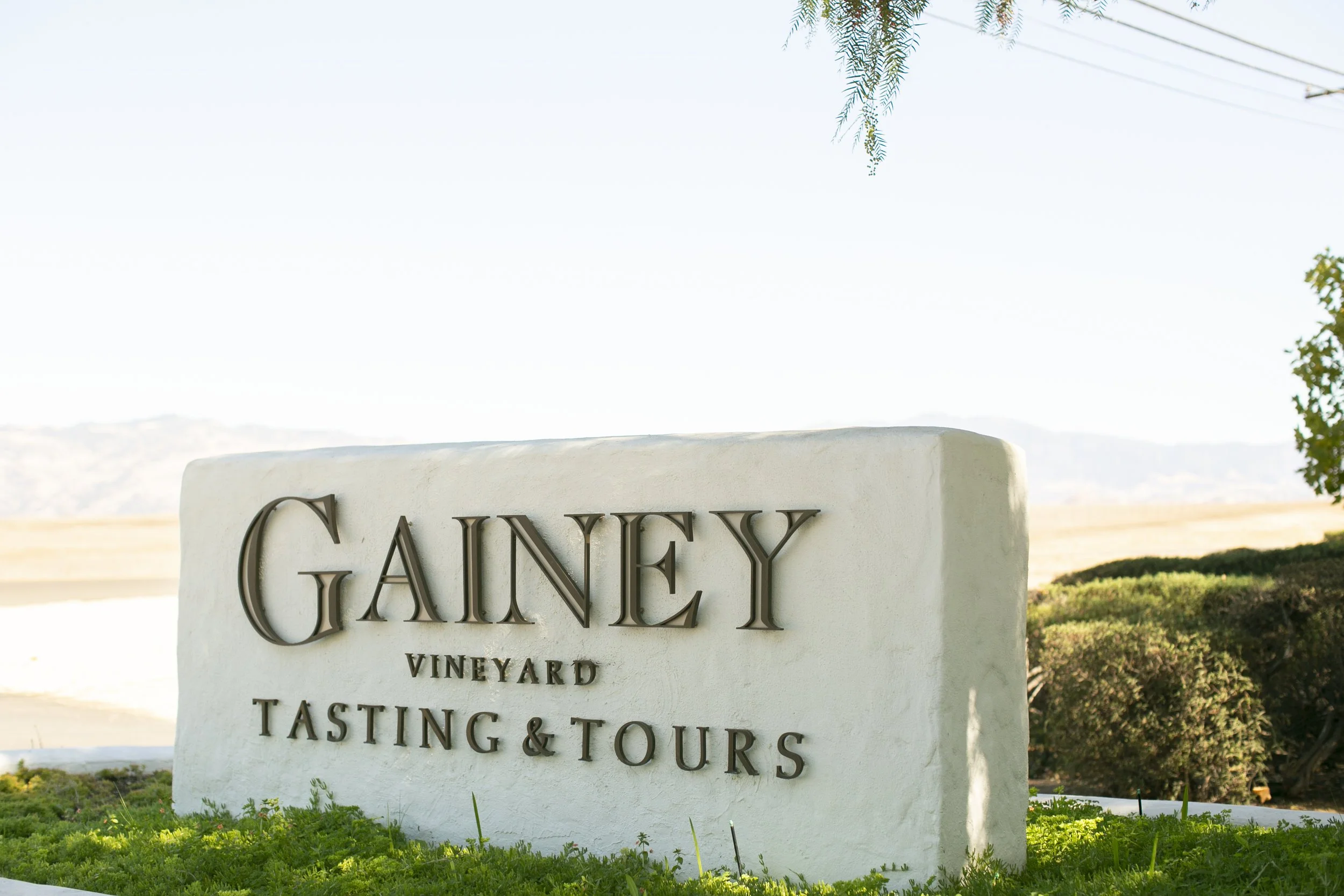 www.santabarbarawedding.com | The Barn at Gainey | By Cherry Photography