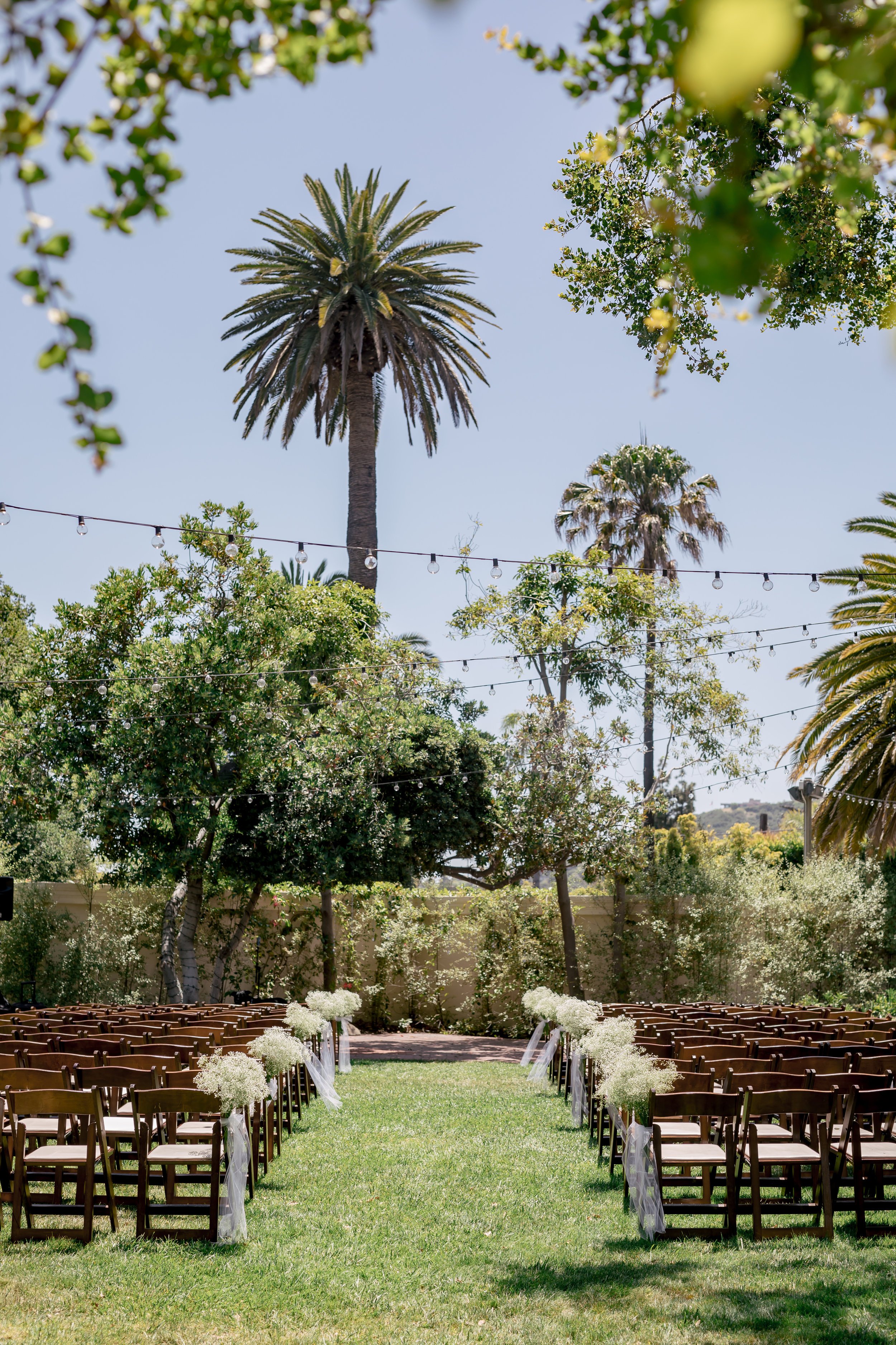 www.santabarbarawedding.com | Rewind Photography | Alegria by Design | Santa Barbara Club | Ceremony