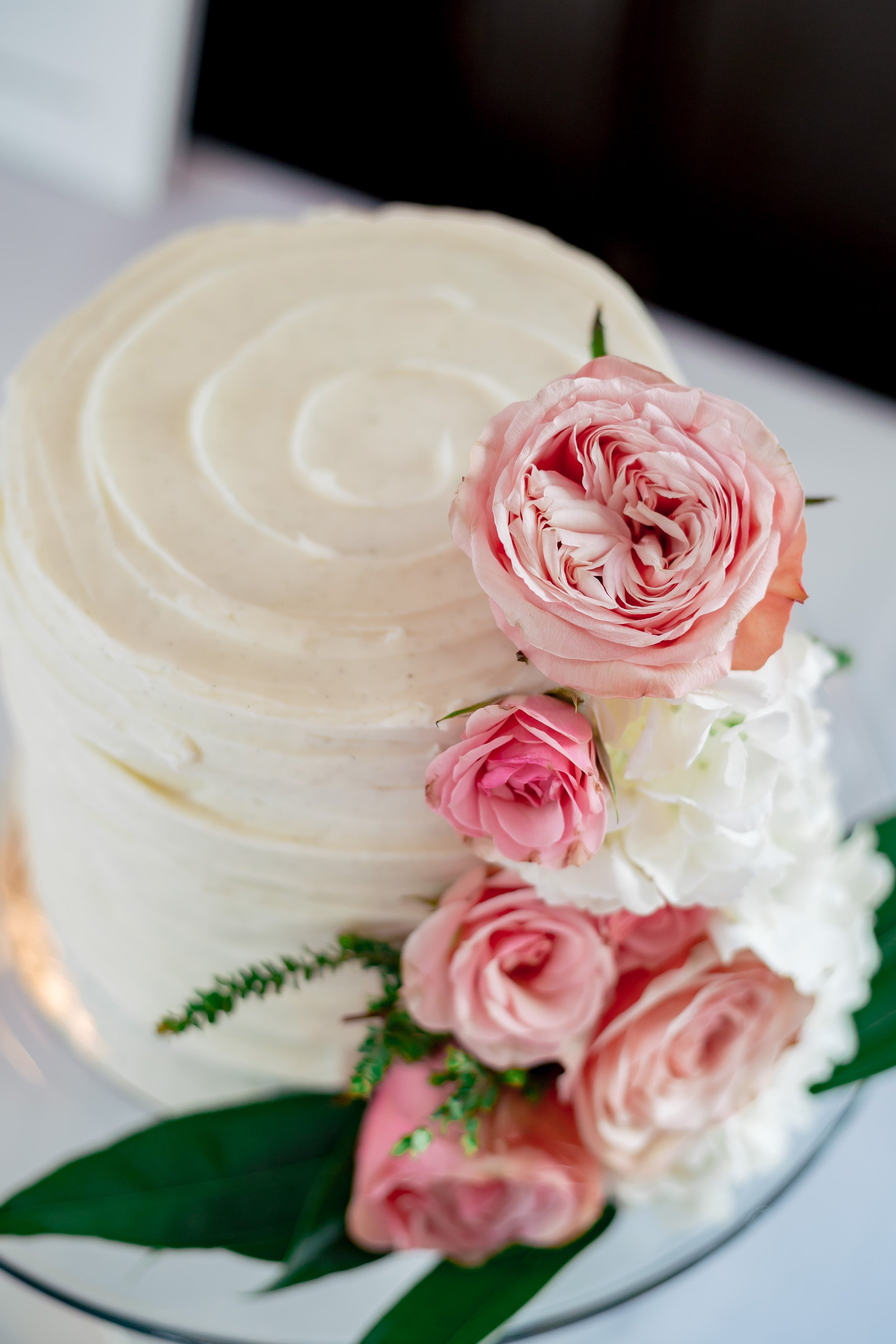 www.santabarbarawedding.com | Rewind Photography | Alegria by Design | Santa Barbara Club | Wedding Cake