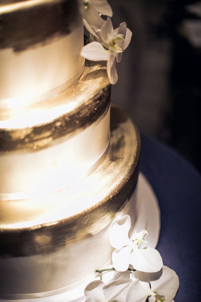 www.santabarbarawedding.com | Soigne Productions | Presqu'ile Winery | Wade Carr Photo | Wedding Cake