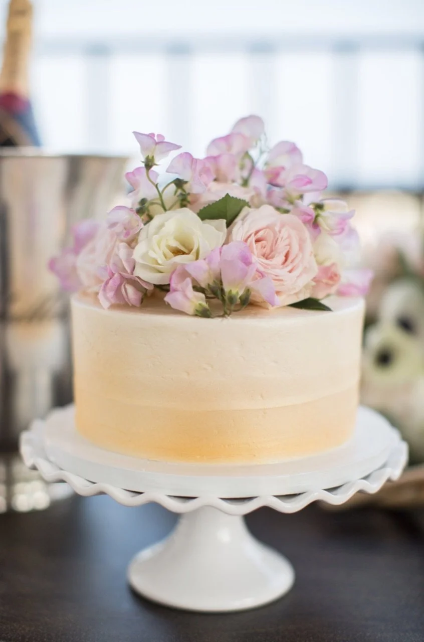www.santabarbarawedding.com | gold cake | wedding cake | lilac patisserie |