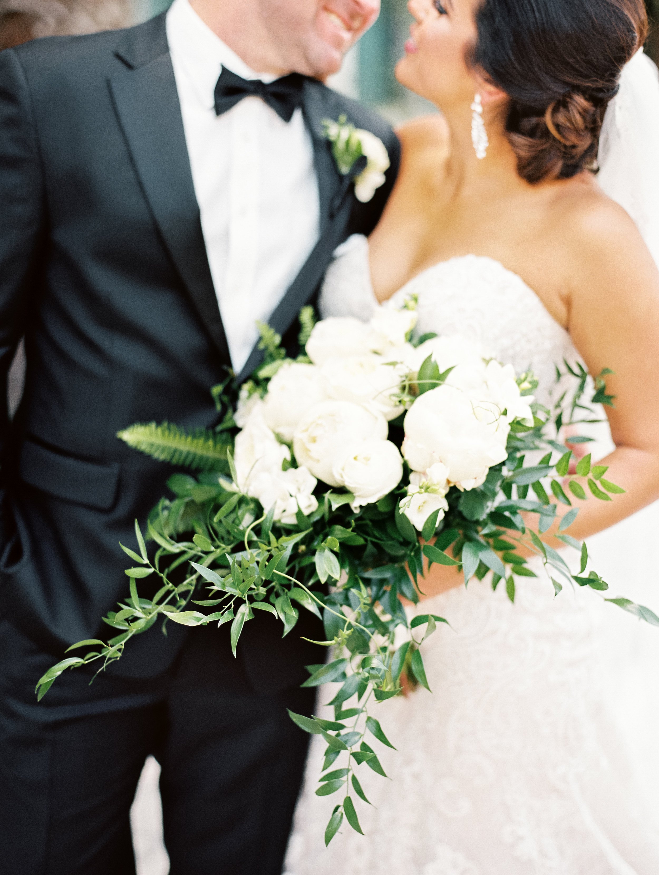 www.santabarbarawedding.com | El Presidio | Santa Barbara Club | Taralynn Lawton | Bridal Bouquet