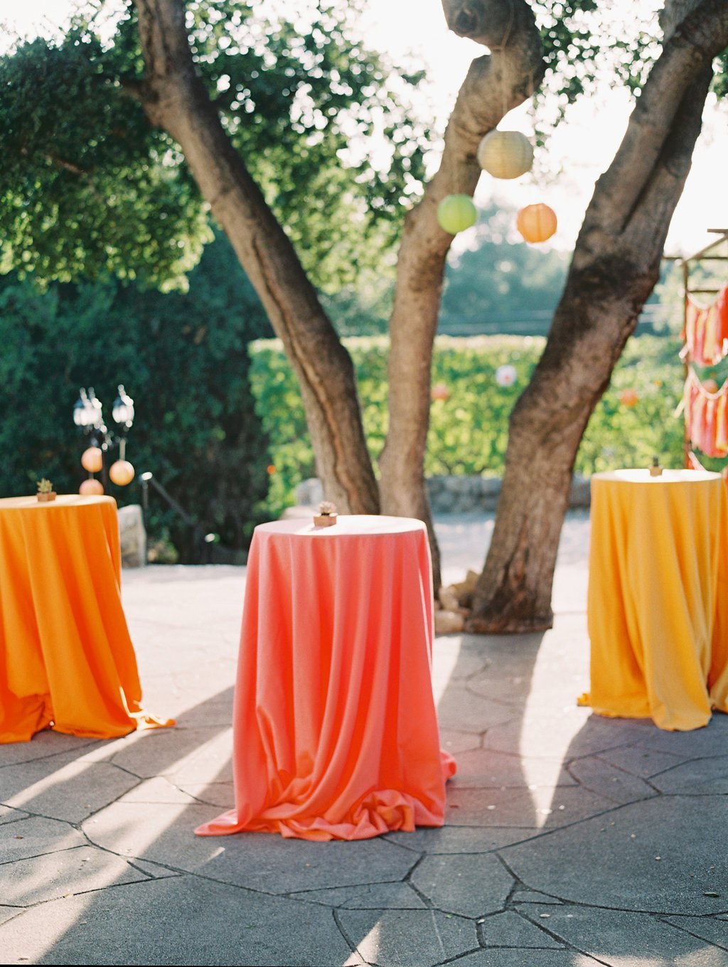 santabarbarawedding.com | Photo: Lavender and Twine | Sunset Color Wedding Ideas