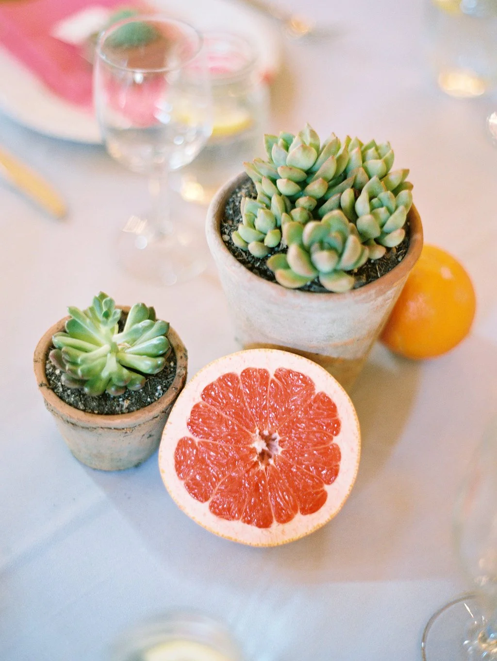 santabarbarawedding.com | Photo: Lavender and Twine | Sunset Color Wedding Ideas