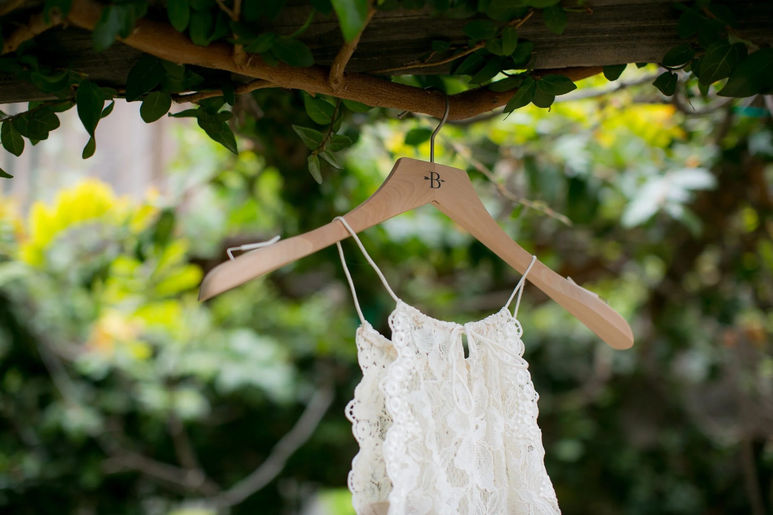 www.santabarbarawedding.com | Boone & Stacie Weddings | Santa Barbara Courthouse | El Paseo | Wedding Dress
