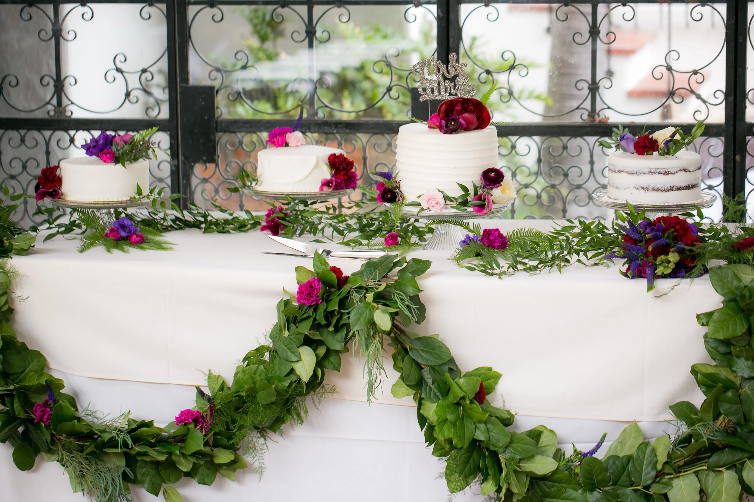 www.santabarbarawedding.com | Boone & Stacie Weddings | Santa Barbara Courthouse | El Paseo | Wedding Cakes