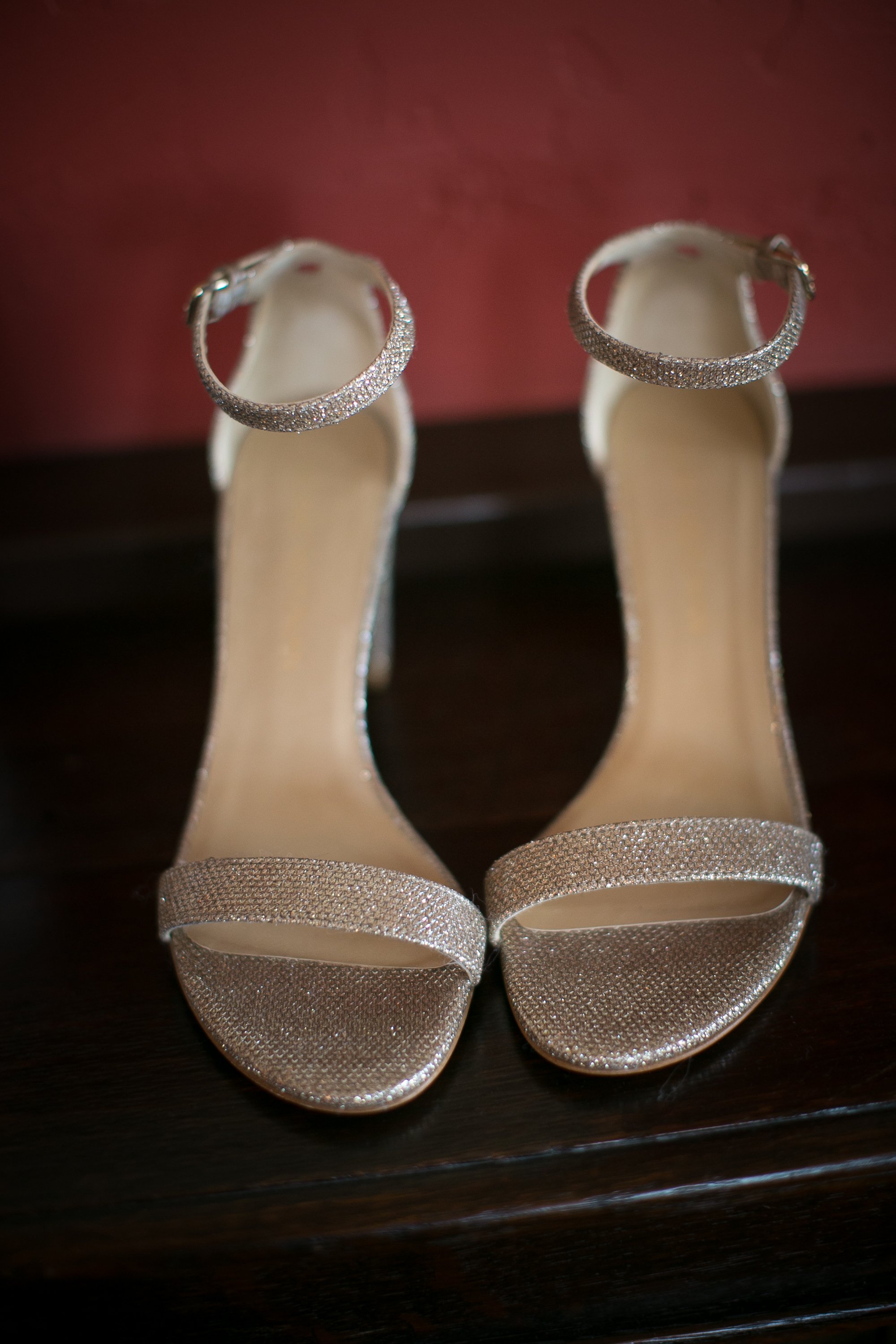 www.santabarbarawedding.com | Kelsey Crews | Felici Events | Santa Barbara Club | Bride's Shoes