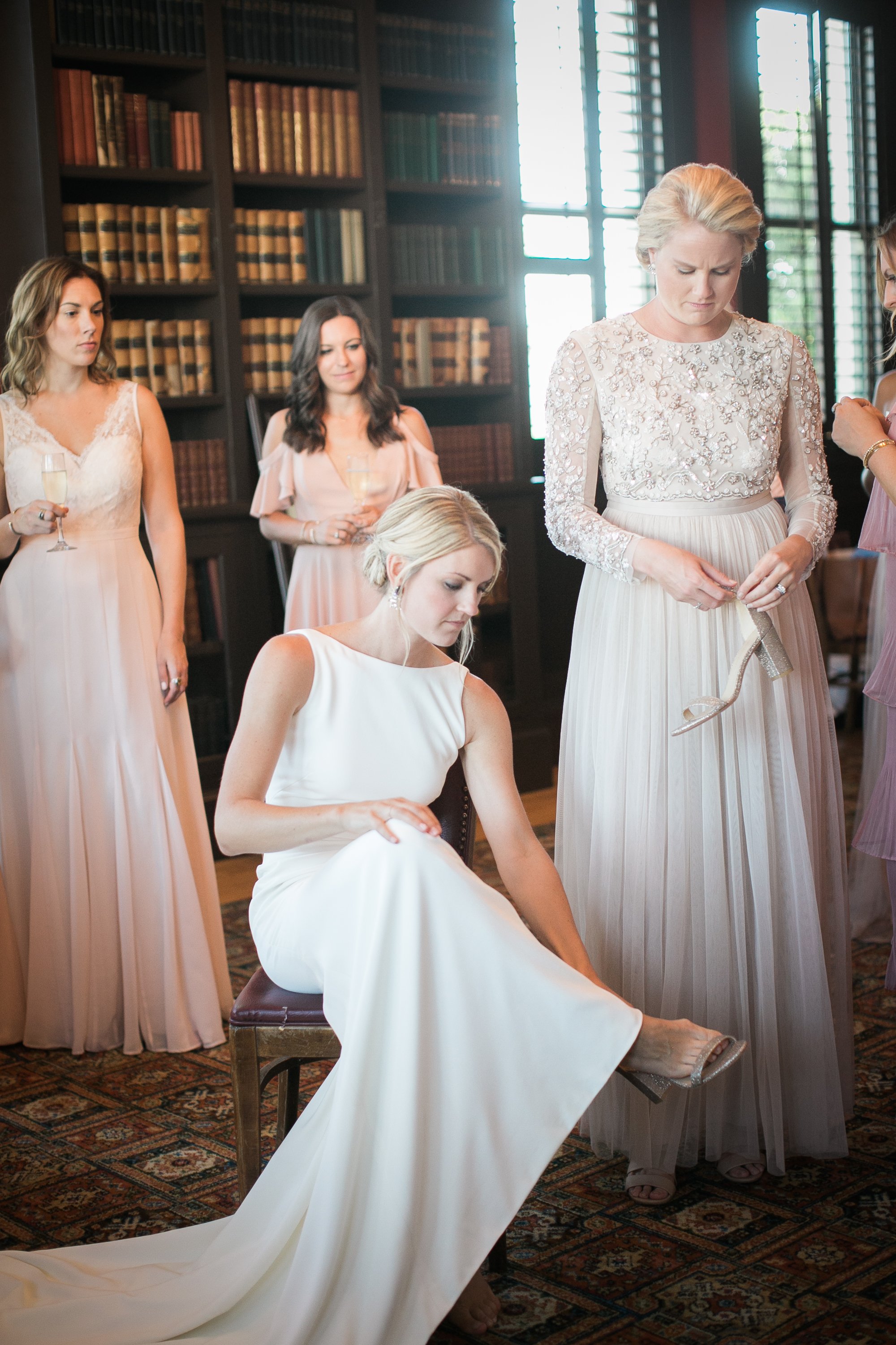 www.santabarbarawedding.com | Kelsey Crews | Felici Events | Santa Barbara Club | Bride Getting Ready