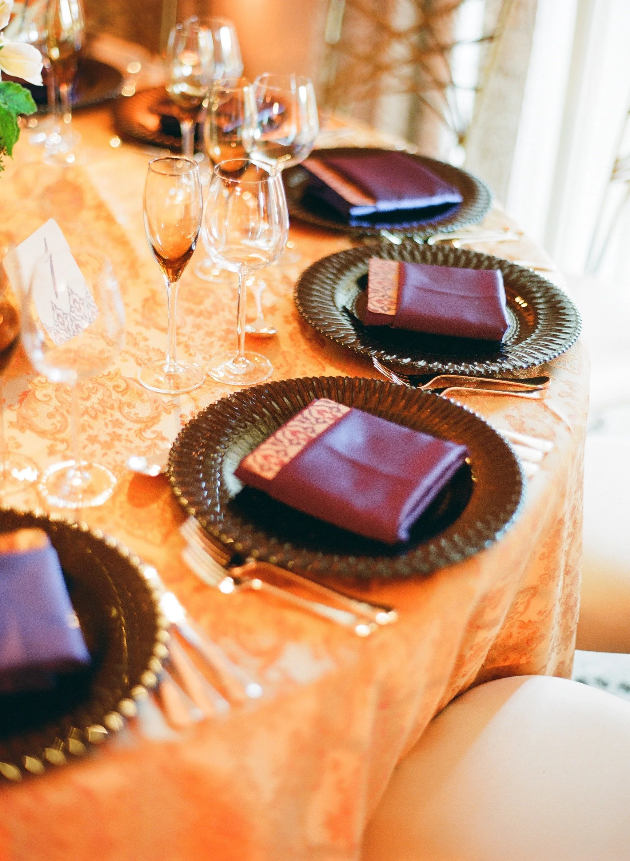 Santa Barbara Wedding Style | Jose Villa Photography | Magnolia Event Design | Pantone Color of the Year | Ultraviolet | Napkin | Decor