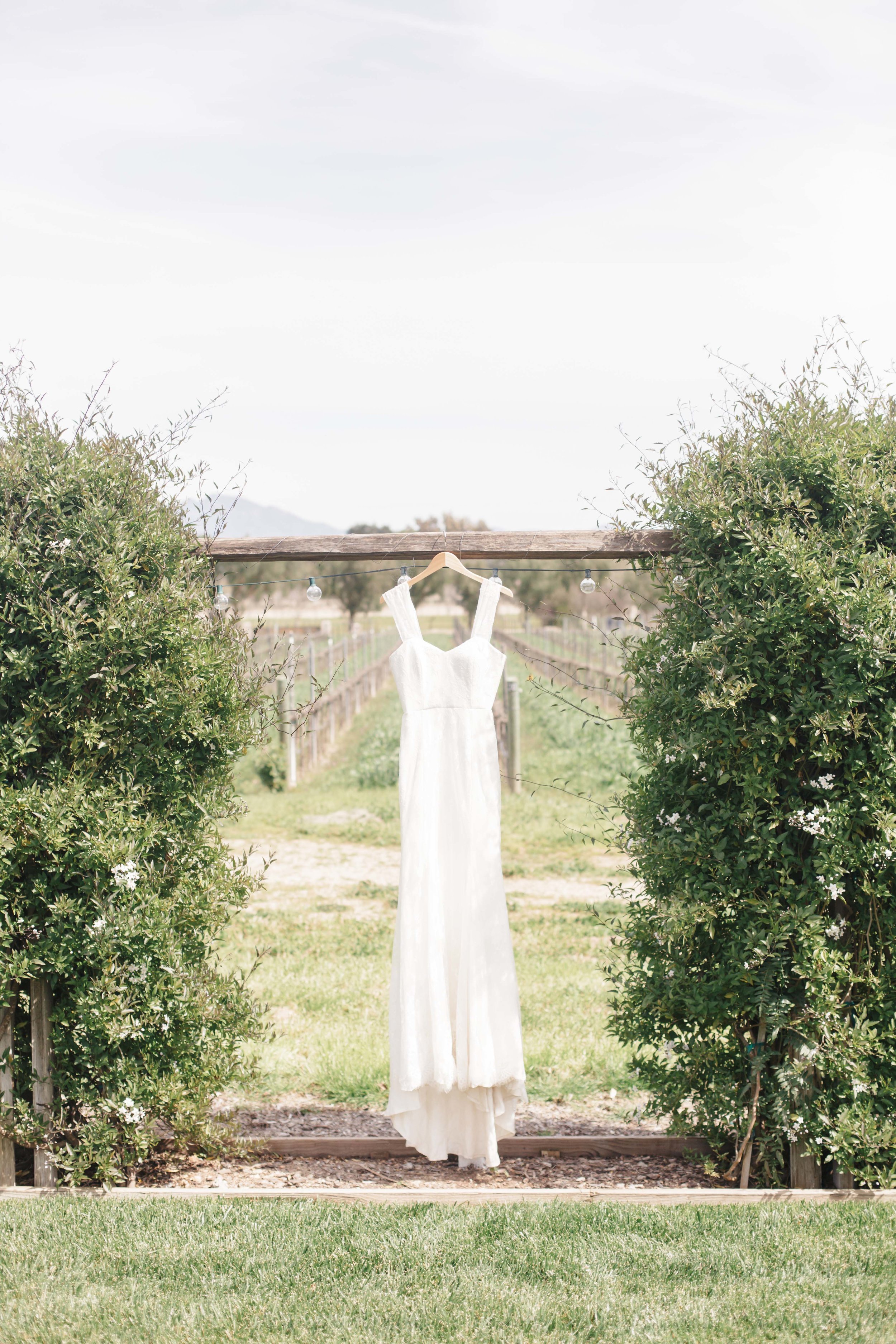 www.santabarbarawedding.com | Molly + Co | Sogno Del Fiore | Wedding Dress