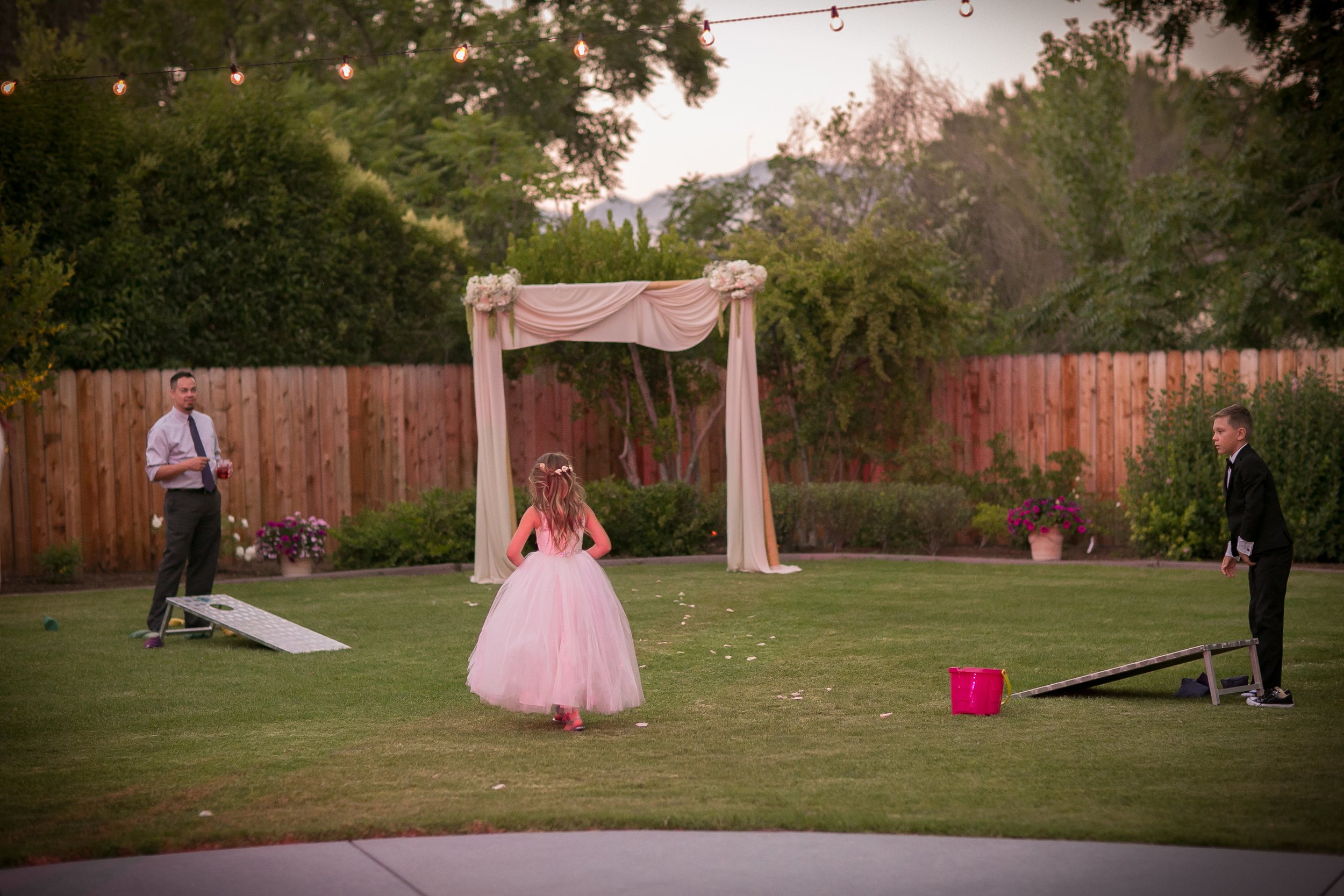 www.santabarbarawedding.com | Kelsey Crews Photography | Yard Games