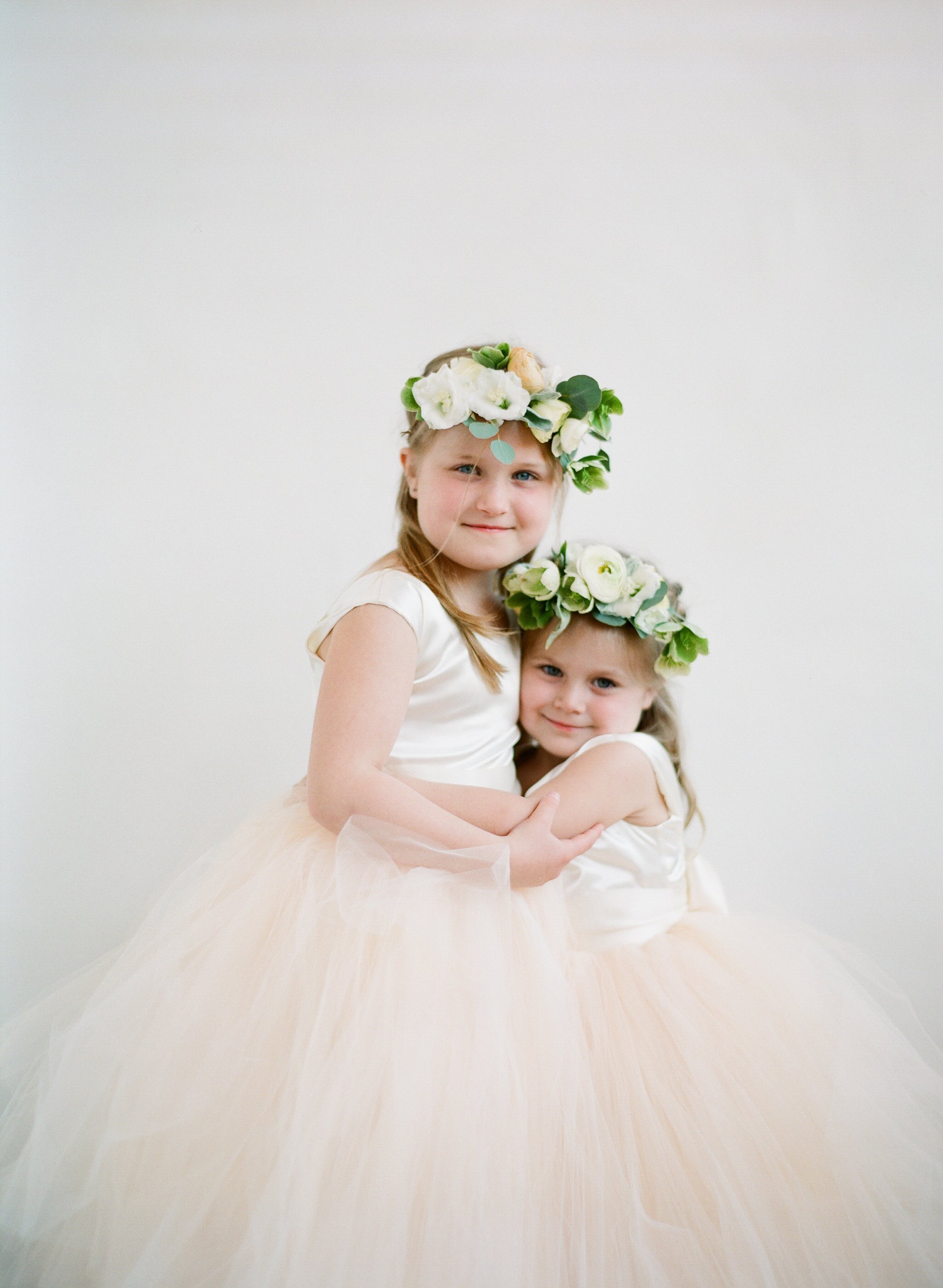 www.santabarbarawedding.com | Michelle Beller Photography | Ojai Valley Inn | Flower Girls