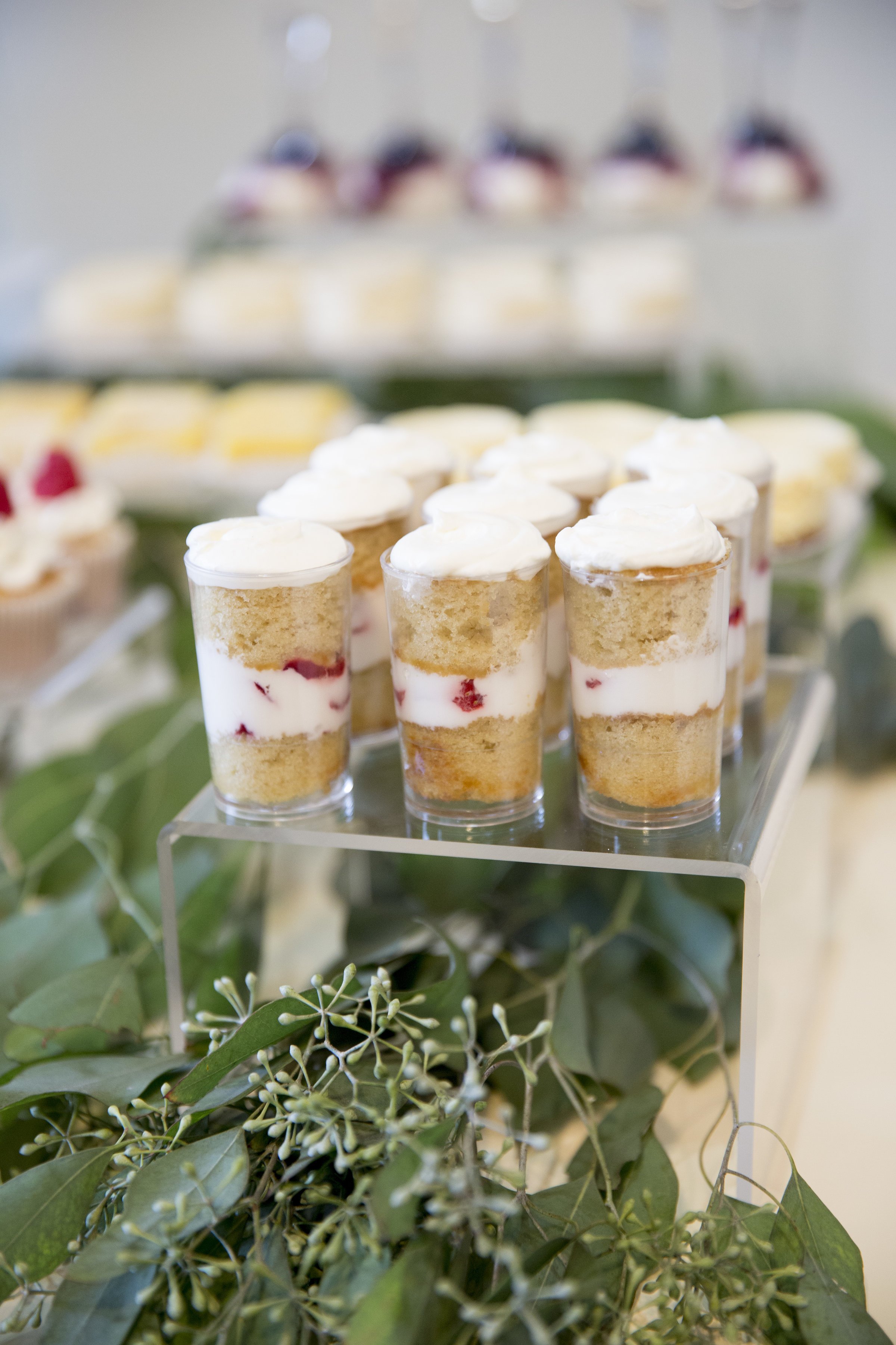 www.santabarbaraweddingstyle | dessert buffet | Dessert ideas | strawberry shortcake | lele patisserie | Kristen Beinke Photography