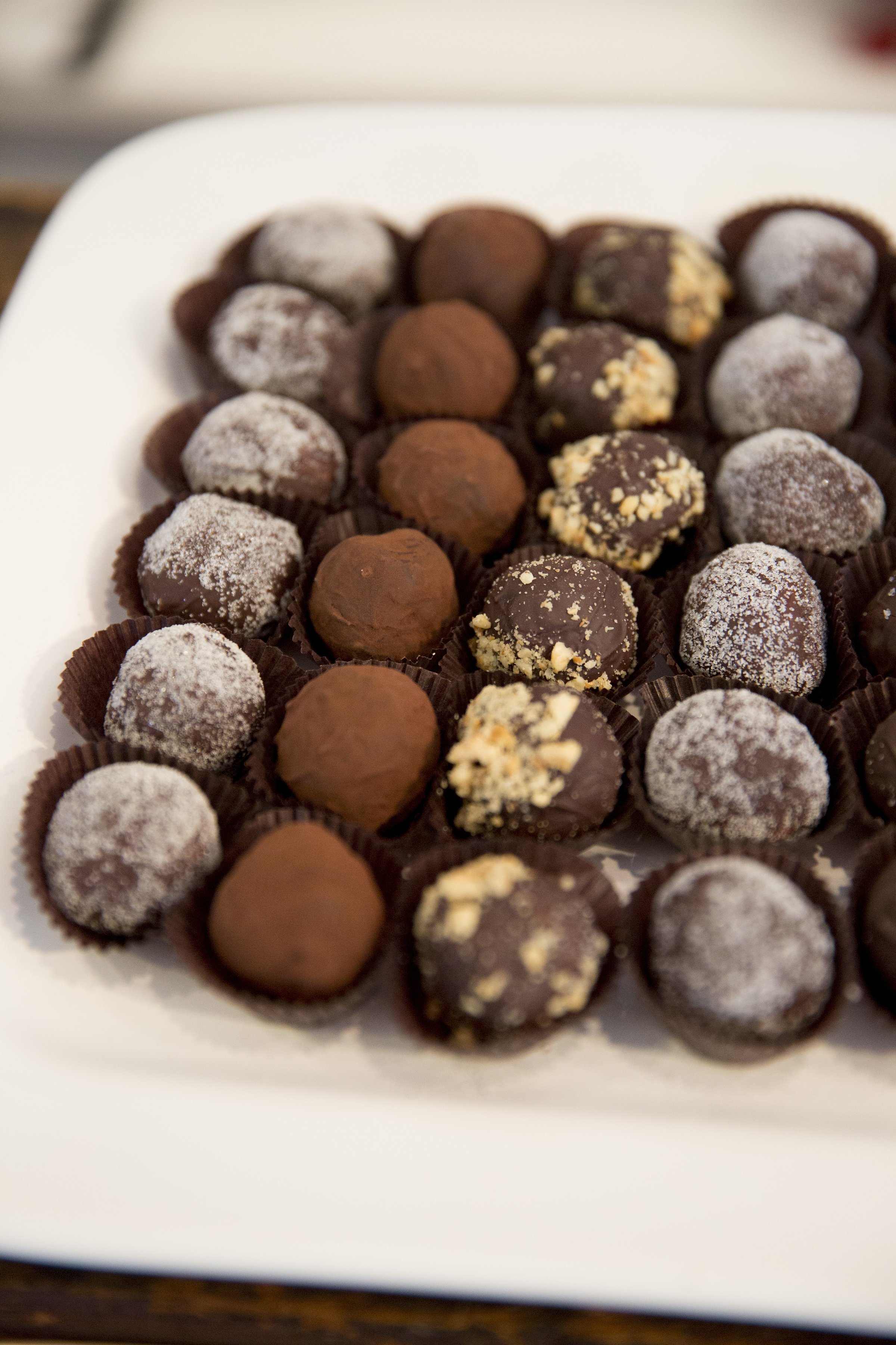 www.santabarbarawedding | Jessica Foster Confections | Chocolate Truffles | Kristen Beinke Photography
