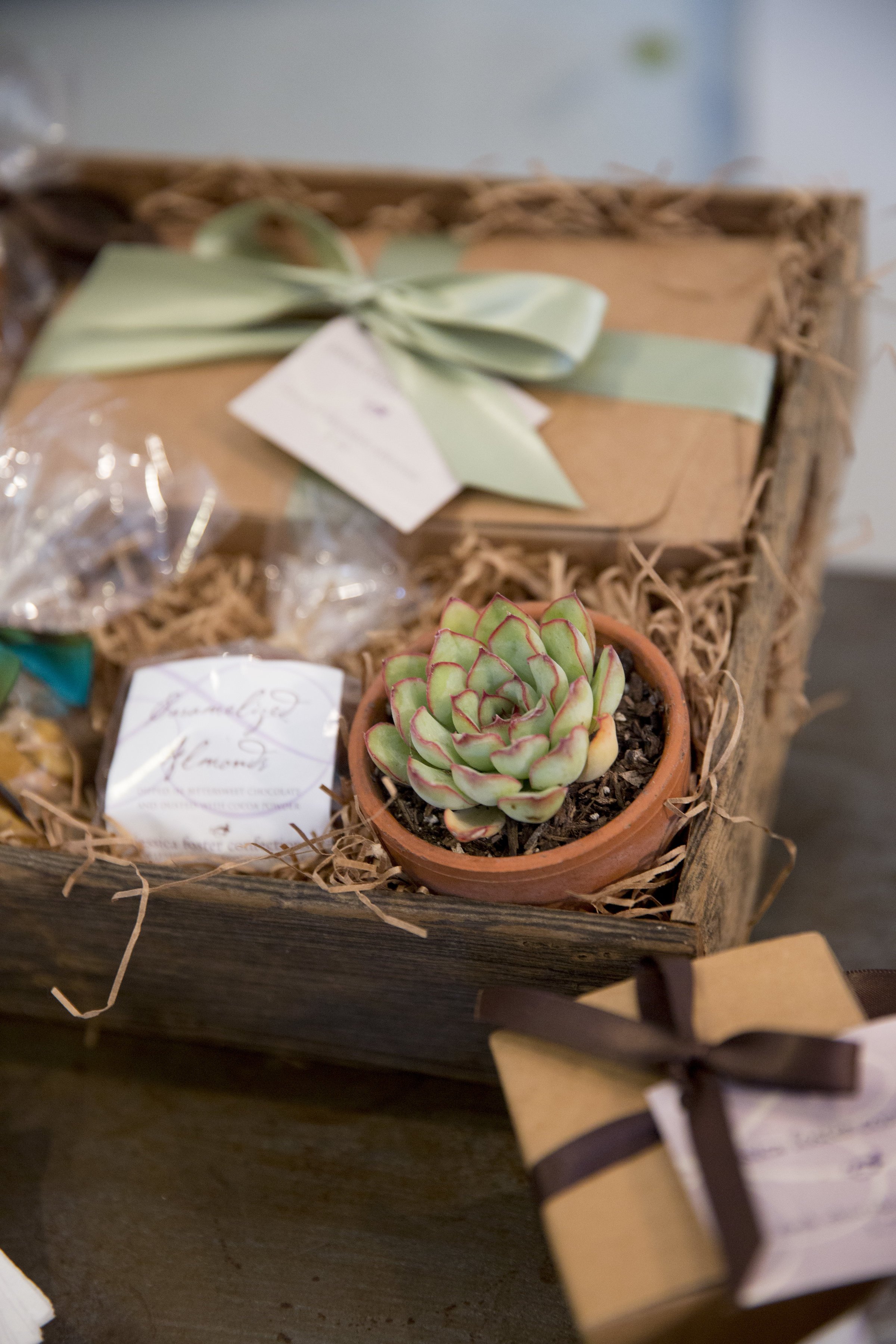 www.santabarbarawedding | Jessica Foster Confections | Dessert Bar | Wedding Gift Baskett | Kristen Beinke Photography
