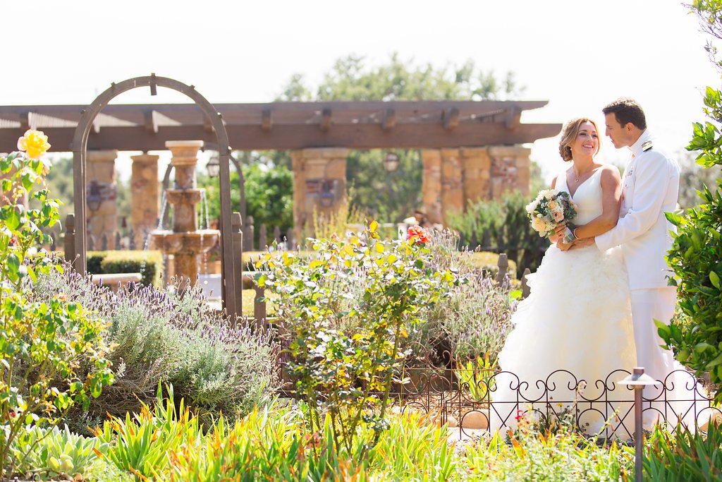 www.santabarbarawedding.com | Heartstone Ranch | Anna Schmidt Photography | Bride and Groom