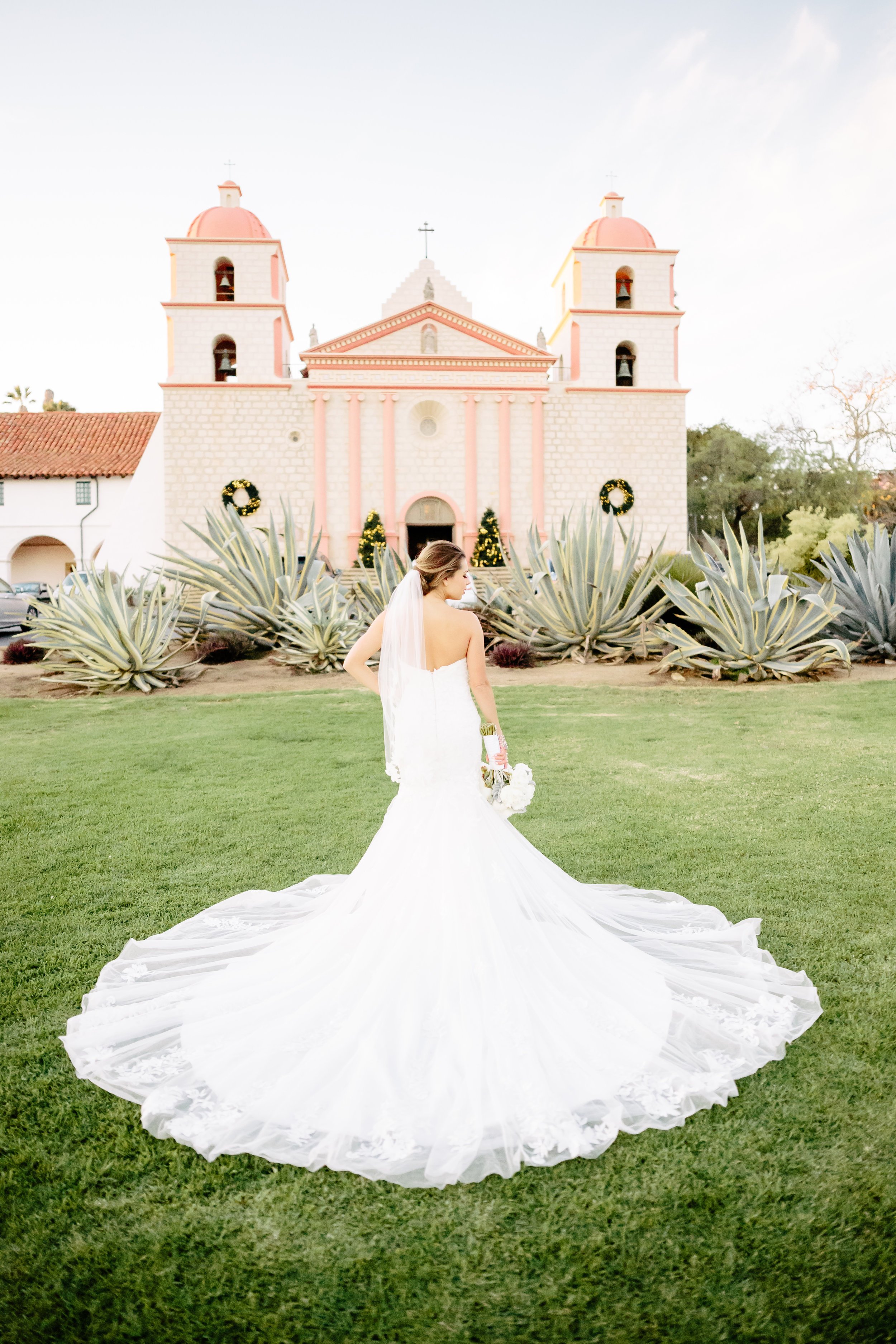 www.santabarbarawedding.com | Rewind Photography | Rancho La Patera | Serra Hall | Bride