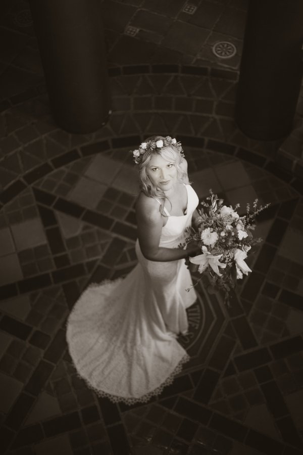 www.santabarbarawedding.com | Savannah Brown Photography | Santa Barbara Courthouse | Bride